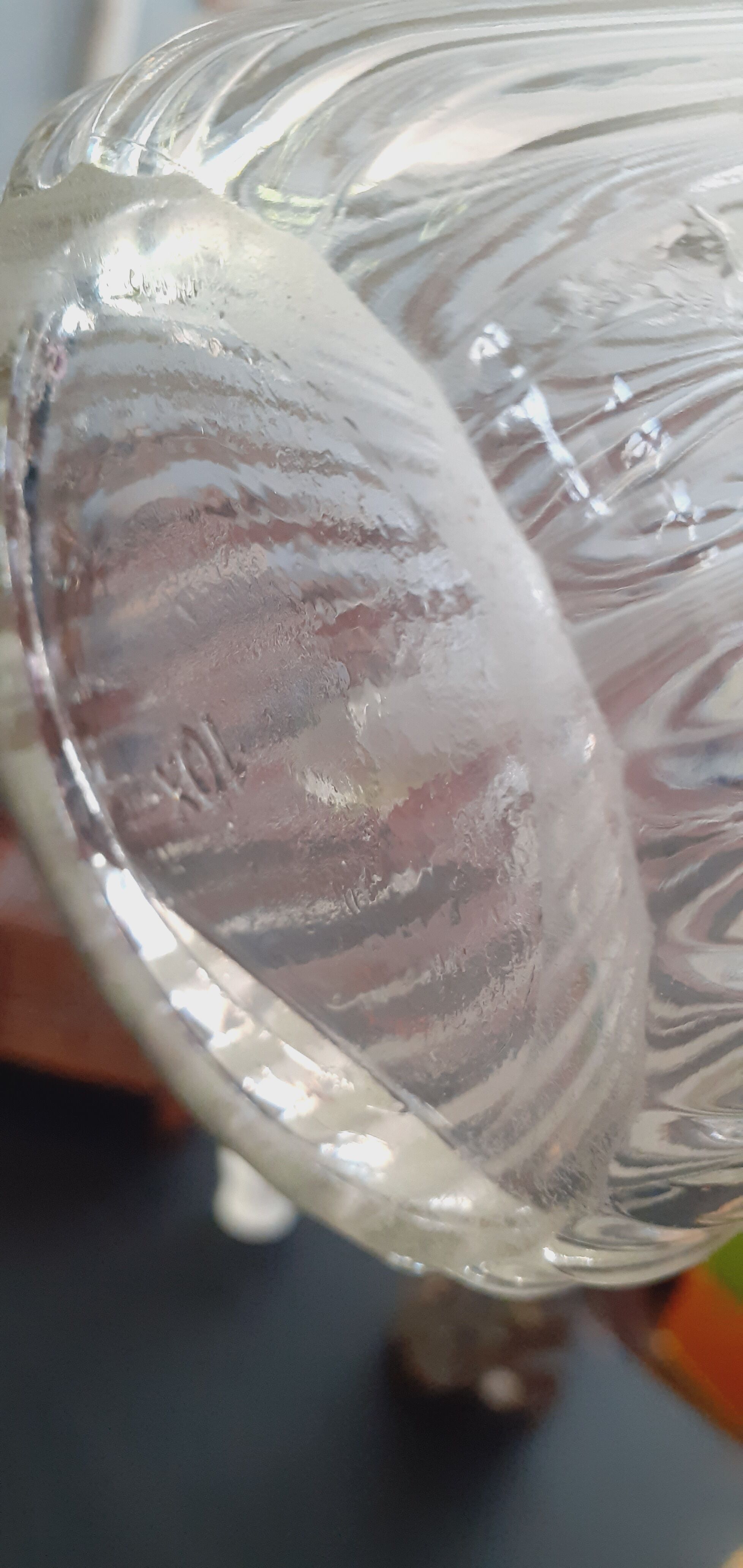 Syphon de bar anglais année 40 en verre moulé et bakélite