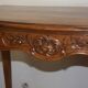 Table bureau et sa chaise de style Louis X.V. en noyer