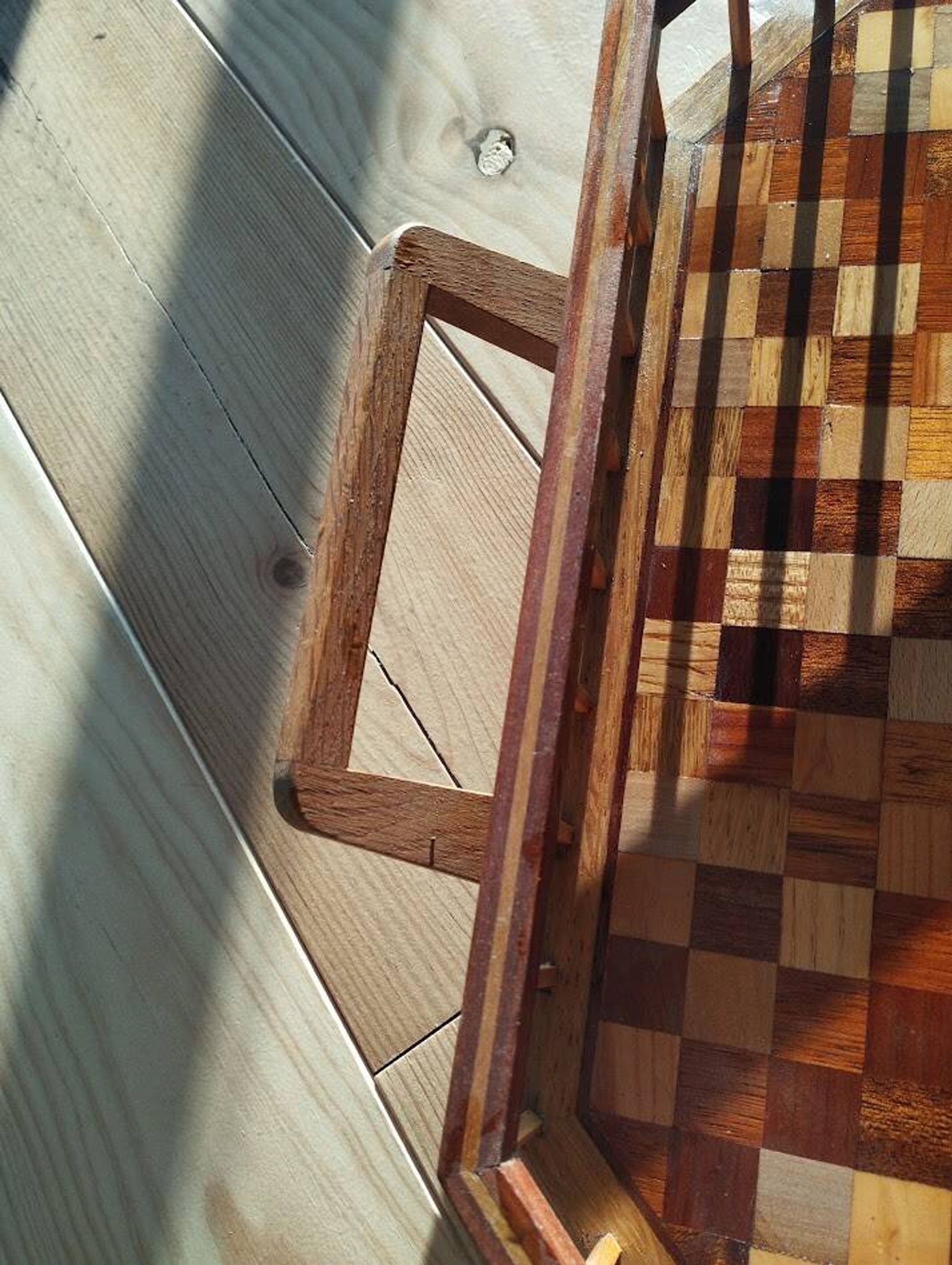 Plateau octogonal en marqueterie de bois