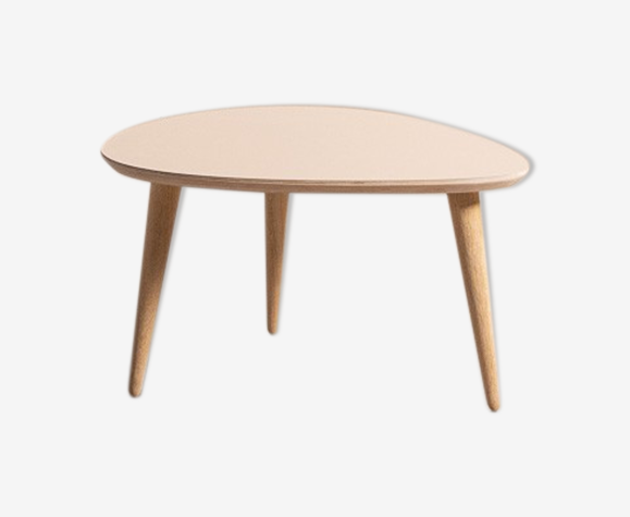 Drop format coffee table with a pale pink top