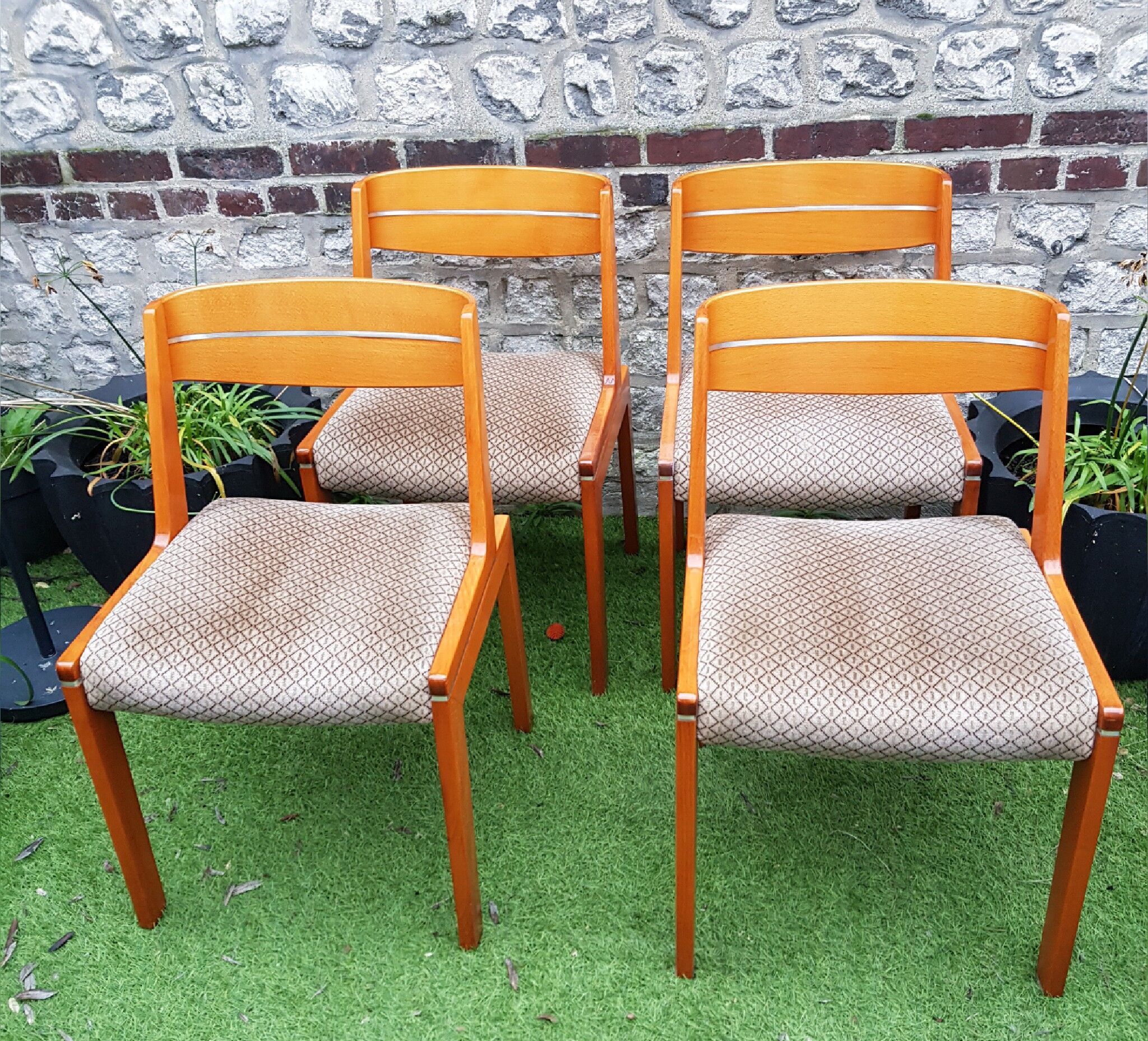 Chaises style scandinave 1970