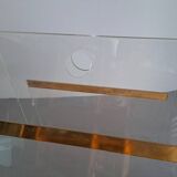 Porte-revues en plexiglas