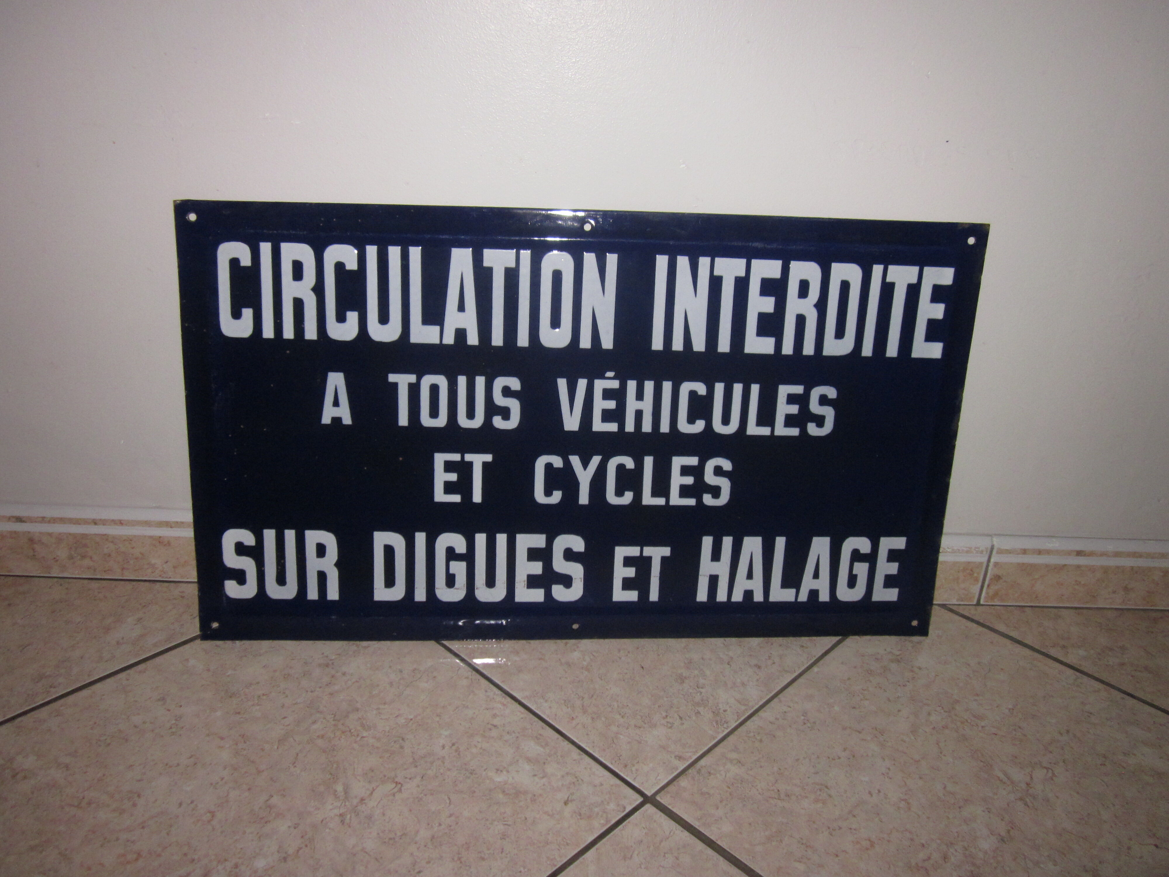Plate old traffic prohibited