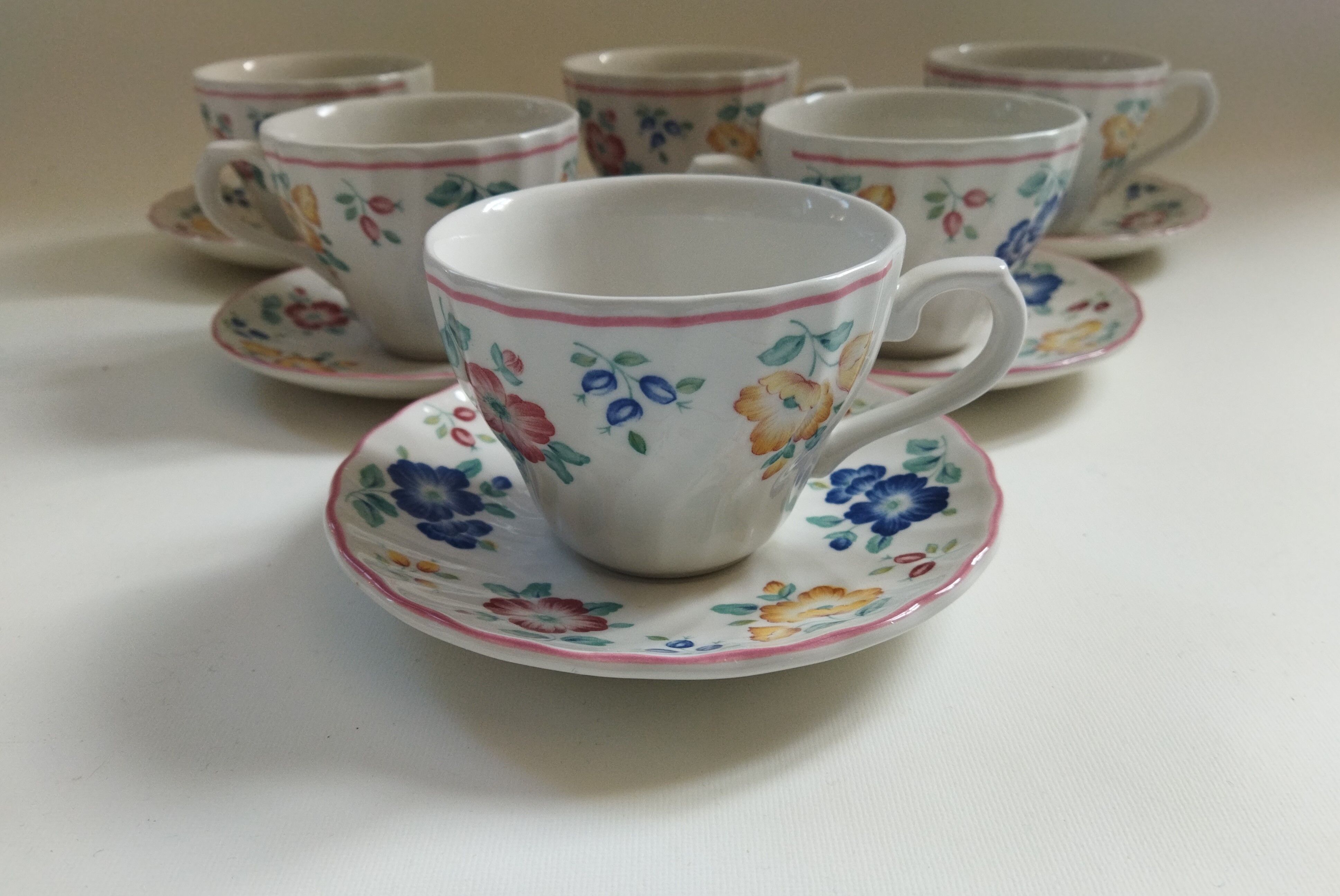 6 English cups Churchill Rosetta