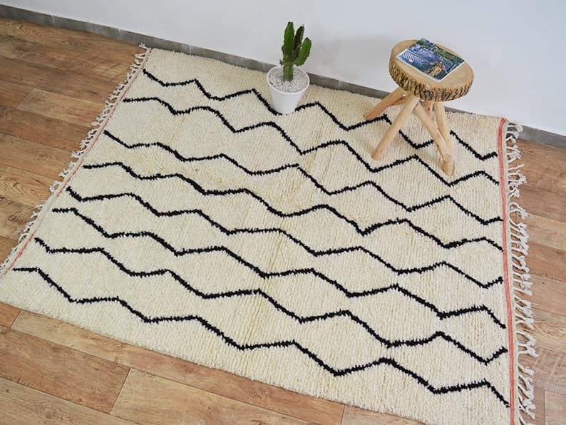 Handmade moroccan berber rug 190 x 158 cm
