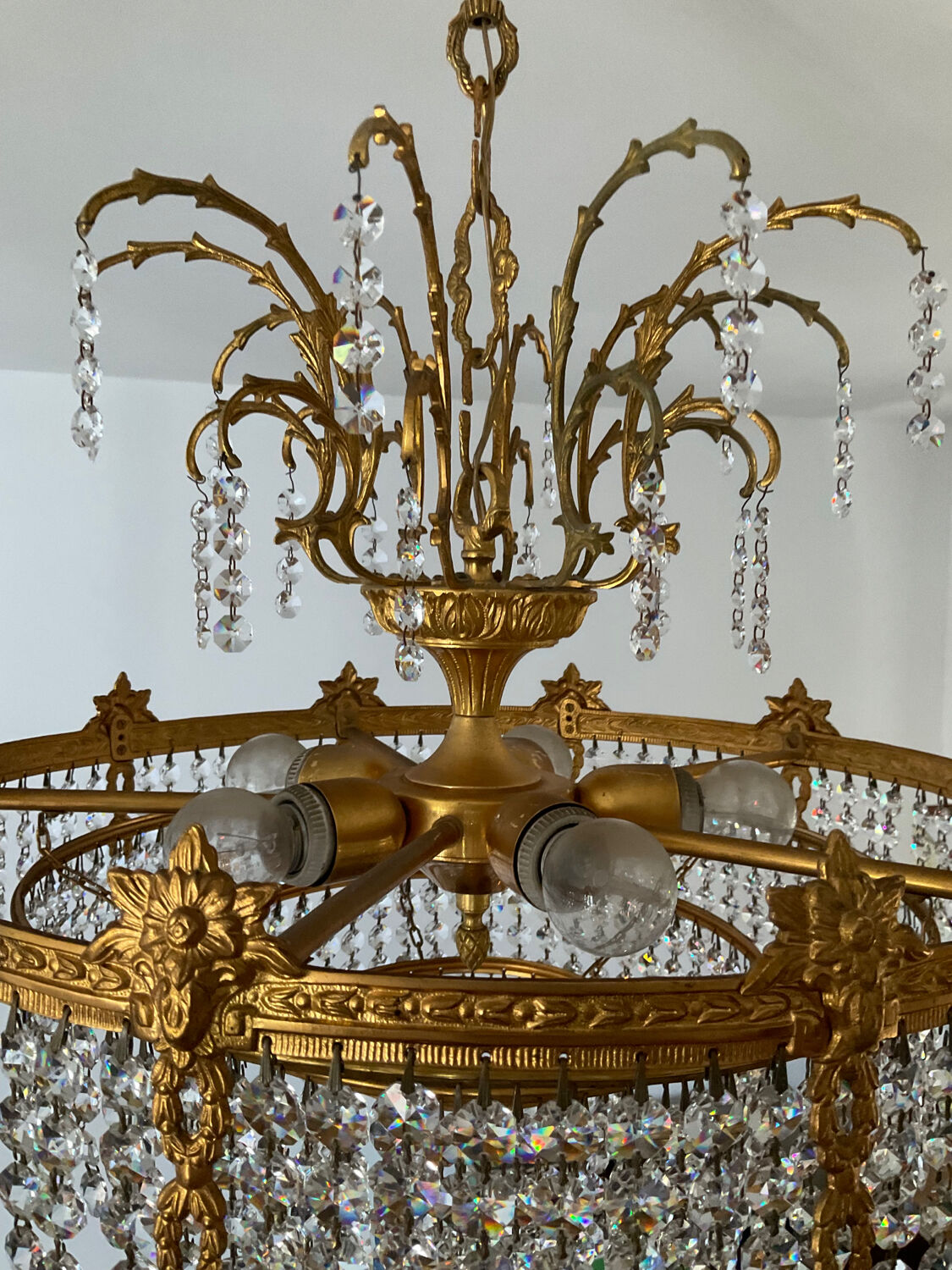Lustre en bronze et cascade de pampilles en cristal