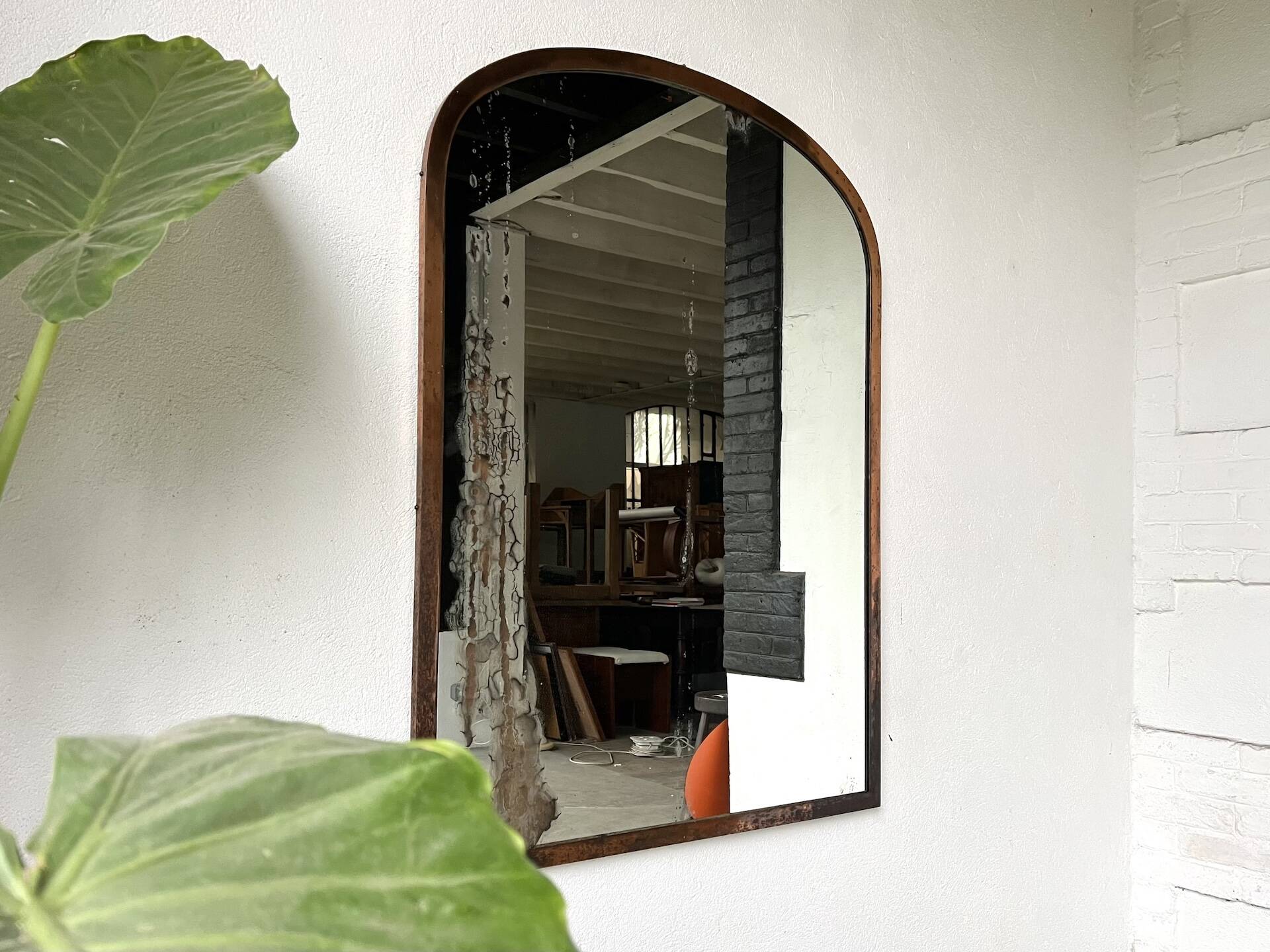 Large antique mercury mirror in copper-plated metal, 1930