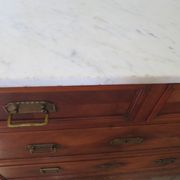 Louis Philippe style chest of drawers with 4 drawers in solid walnut and marble, 1900-1950.