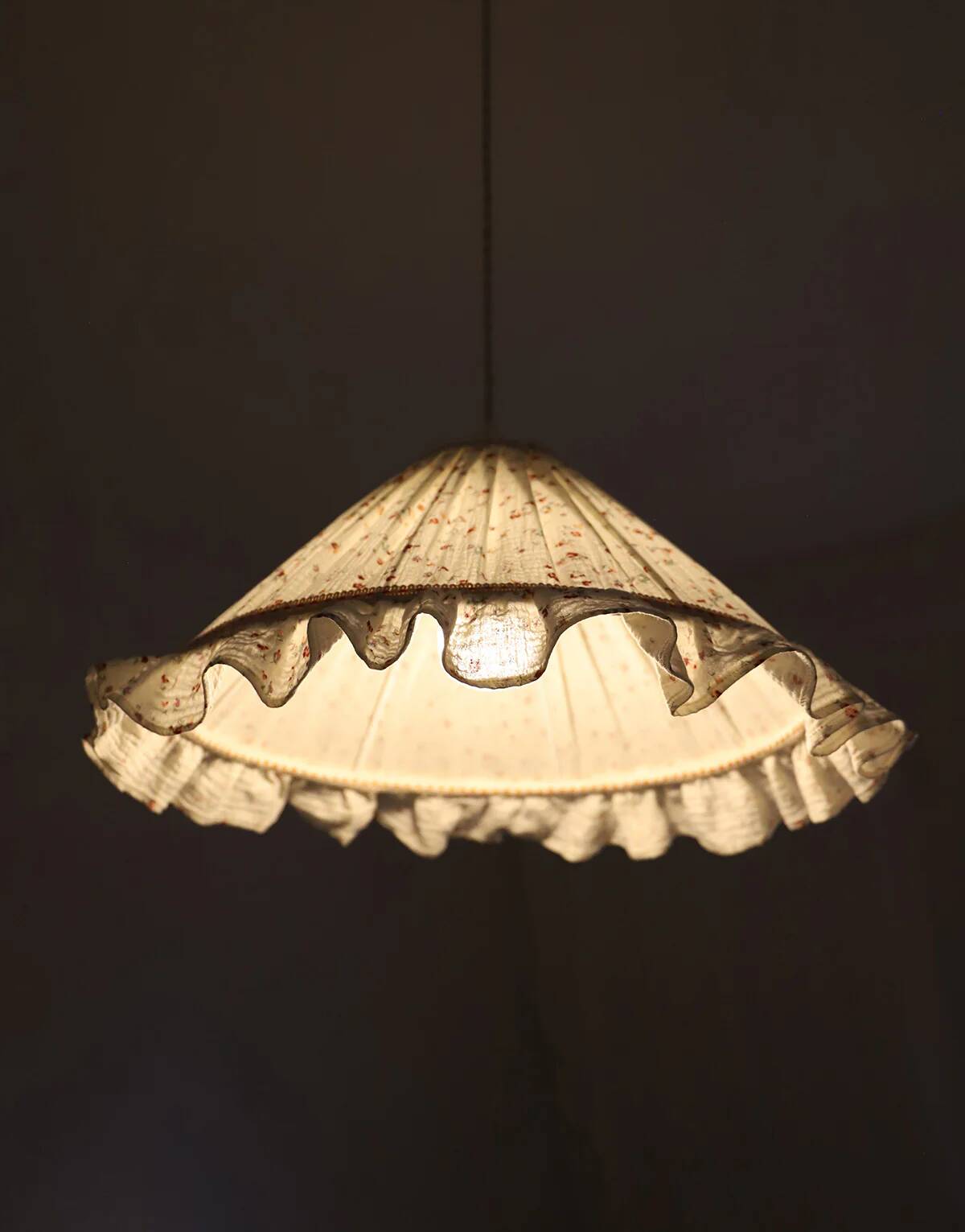 Emilia "tiny flowers" conical pendant light with steering wheel