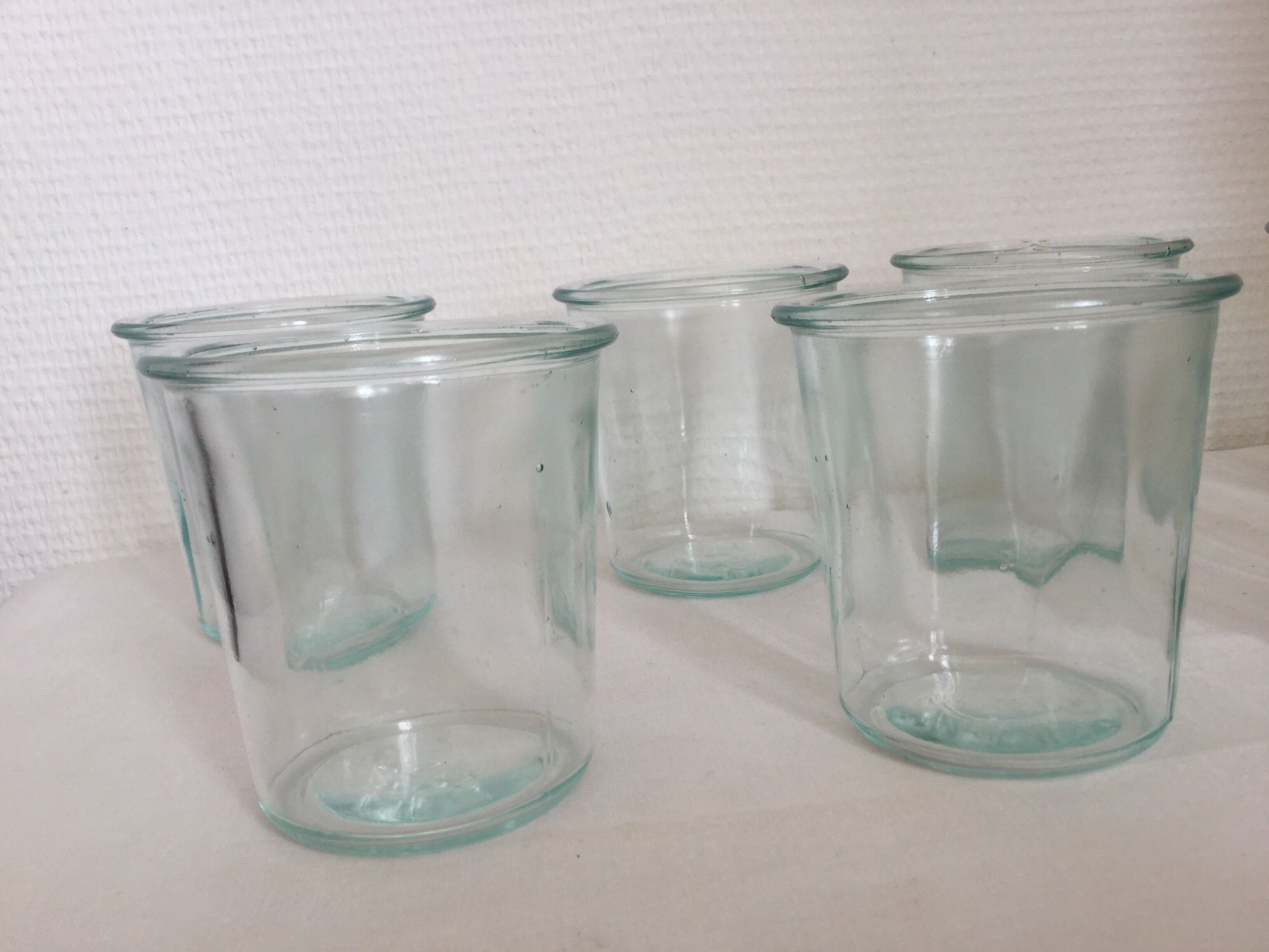 9 anciens pots à confiture