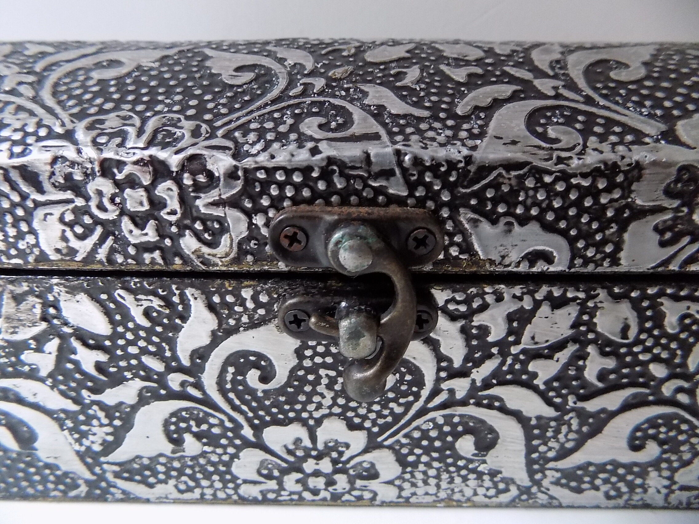 Silver metal jewelry box