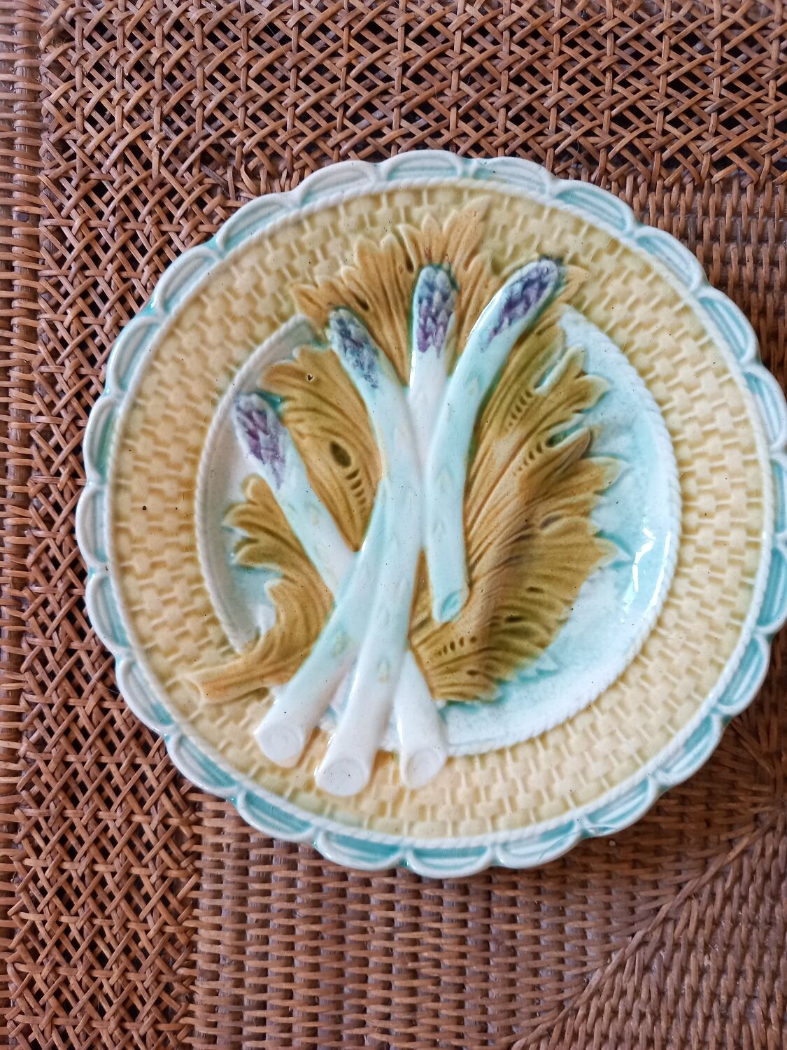 Plate asparagus slurry