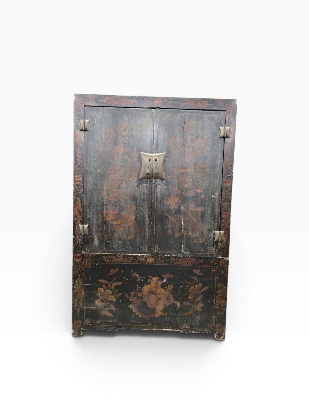 Black and red vintage Chinese furniture / wedding furniture / sideboard