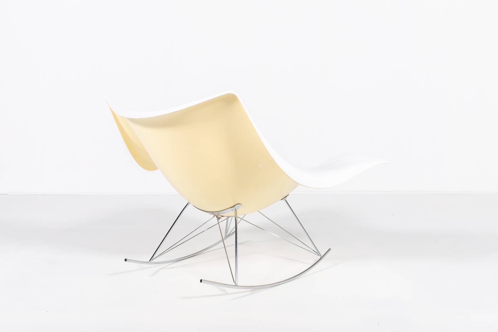 Rocking-chair « Stingray » par Thomas Pedersen, édition Fredericia.