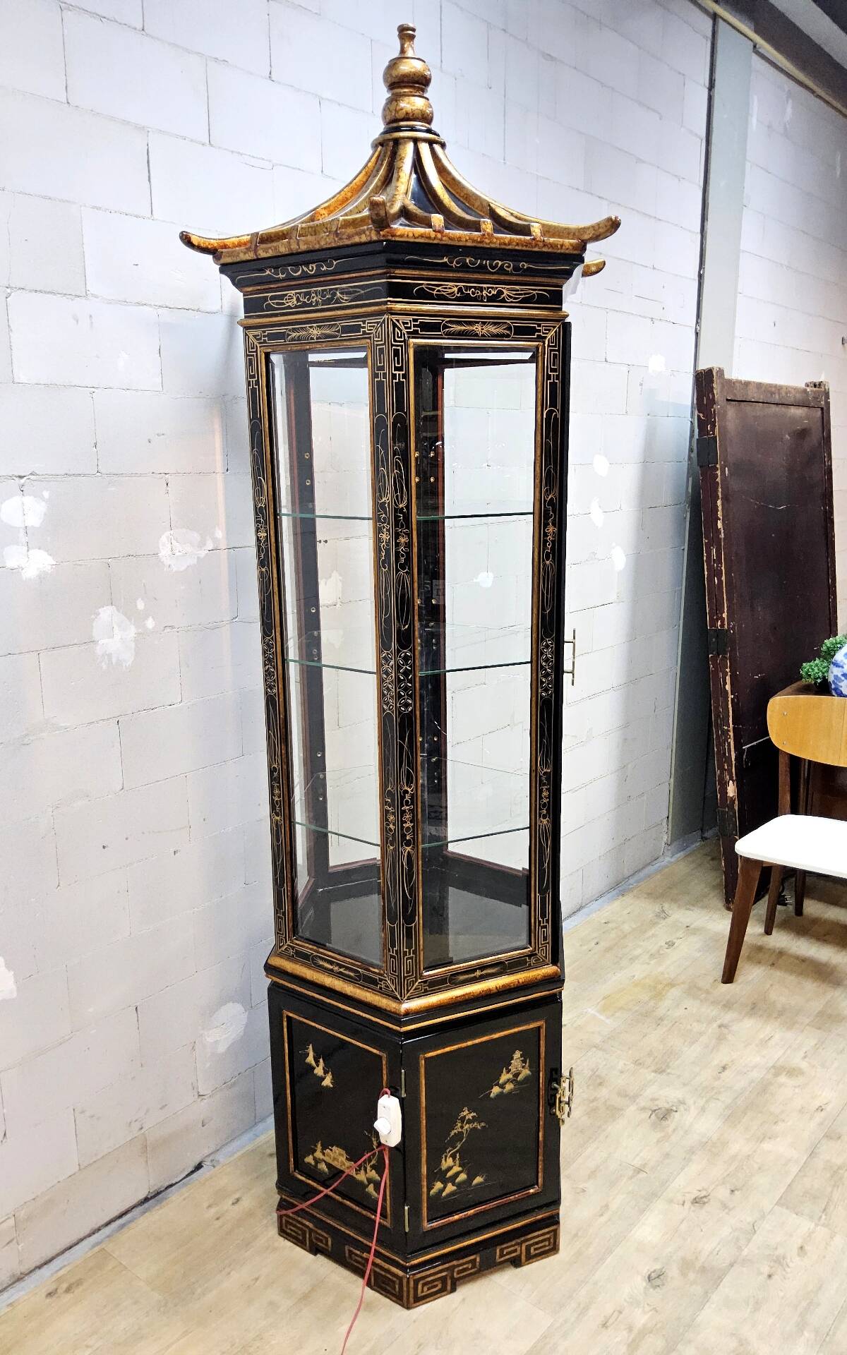 Vitrine chinoise vintage toit pagode (éclairage) asiatique