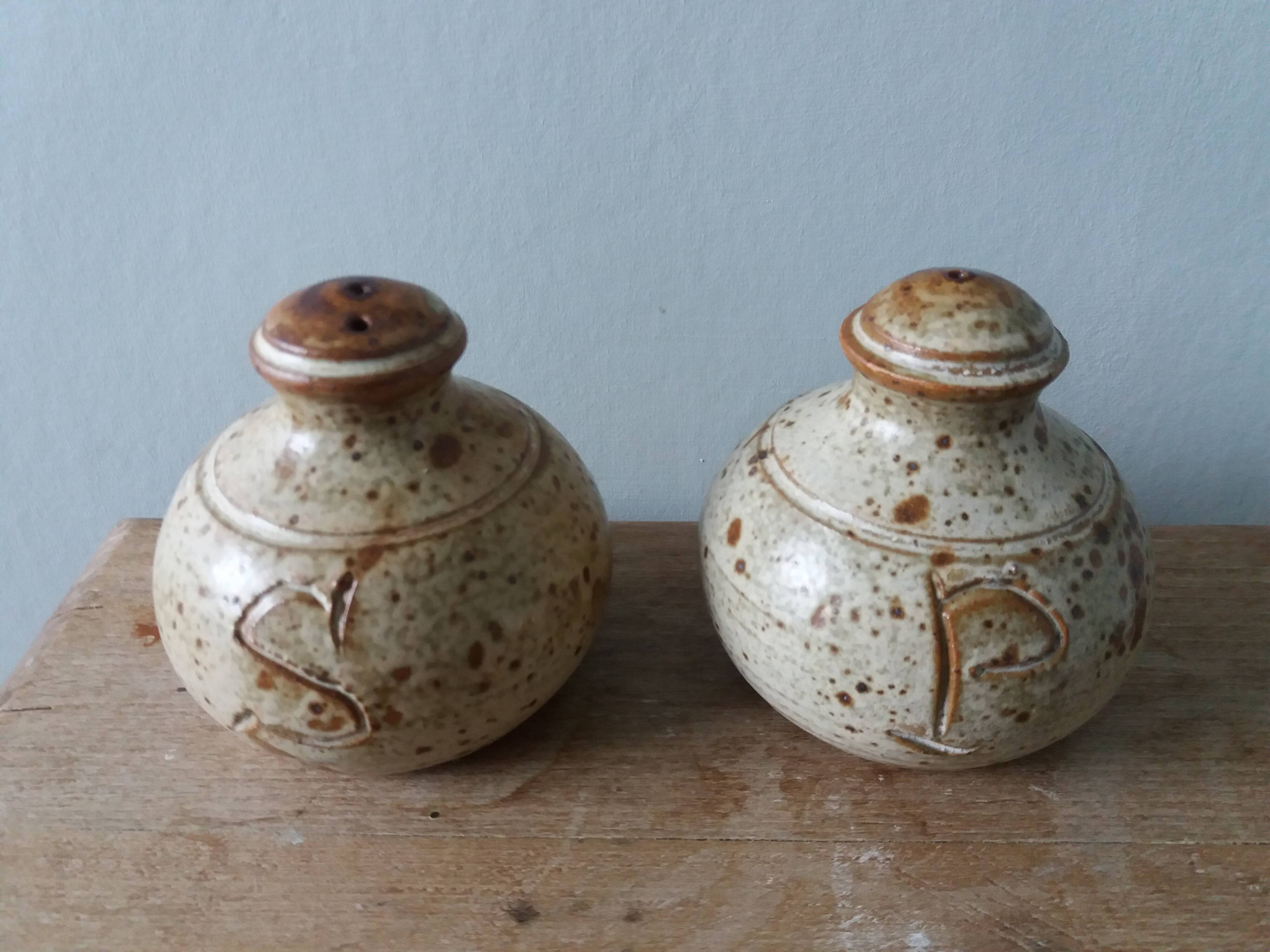 Salt and pepper shaker in Puisaye stoneware by Jean Pierre Prud'homme