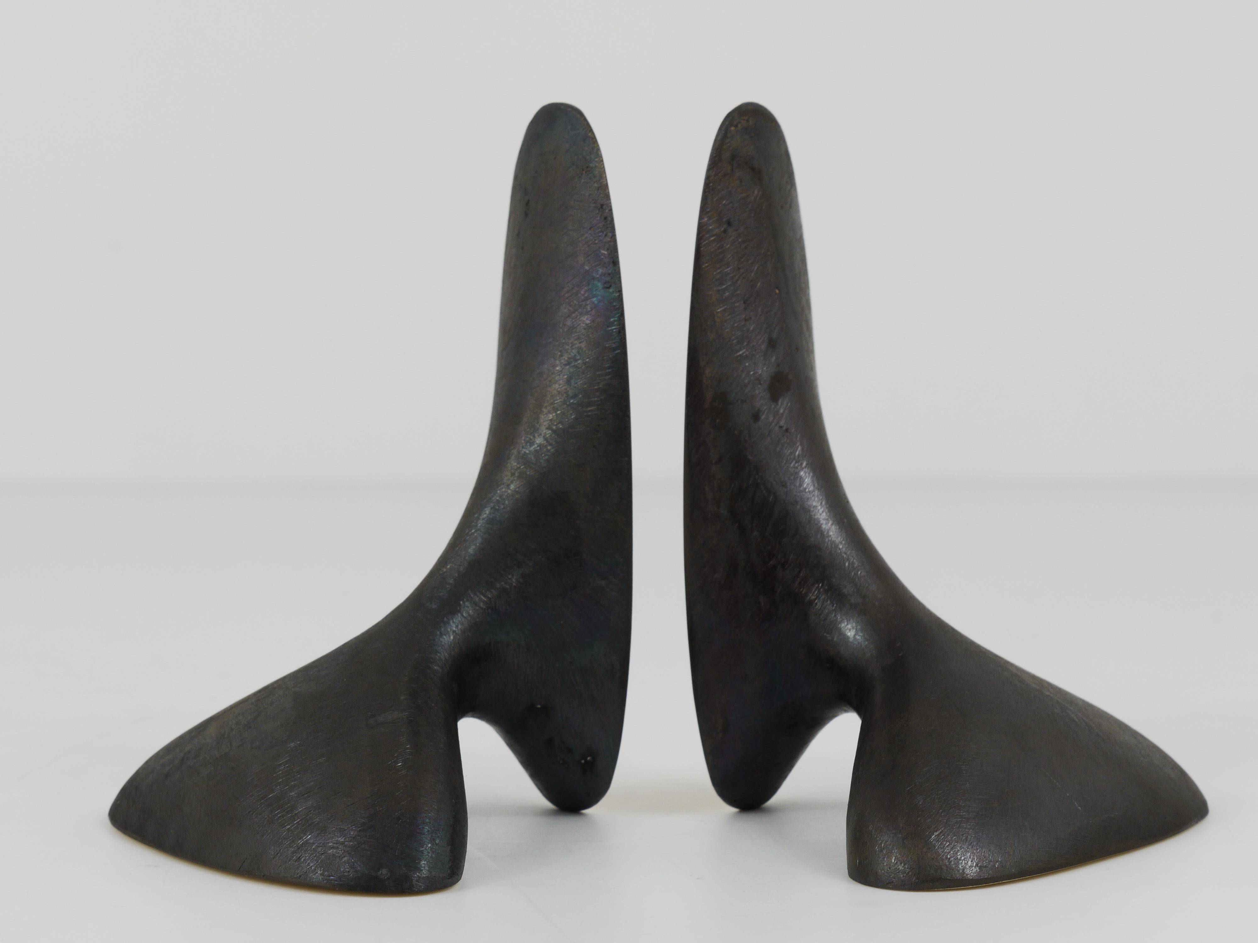Pair of minimalist mid-century brass bookends by Carl Auböck #3653, Vienna, Austria.