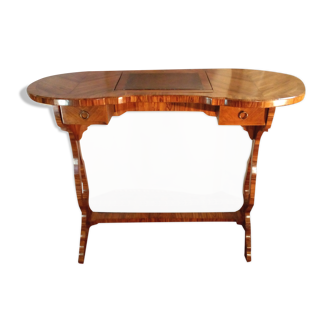 Table liseuse en forme de rognon
