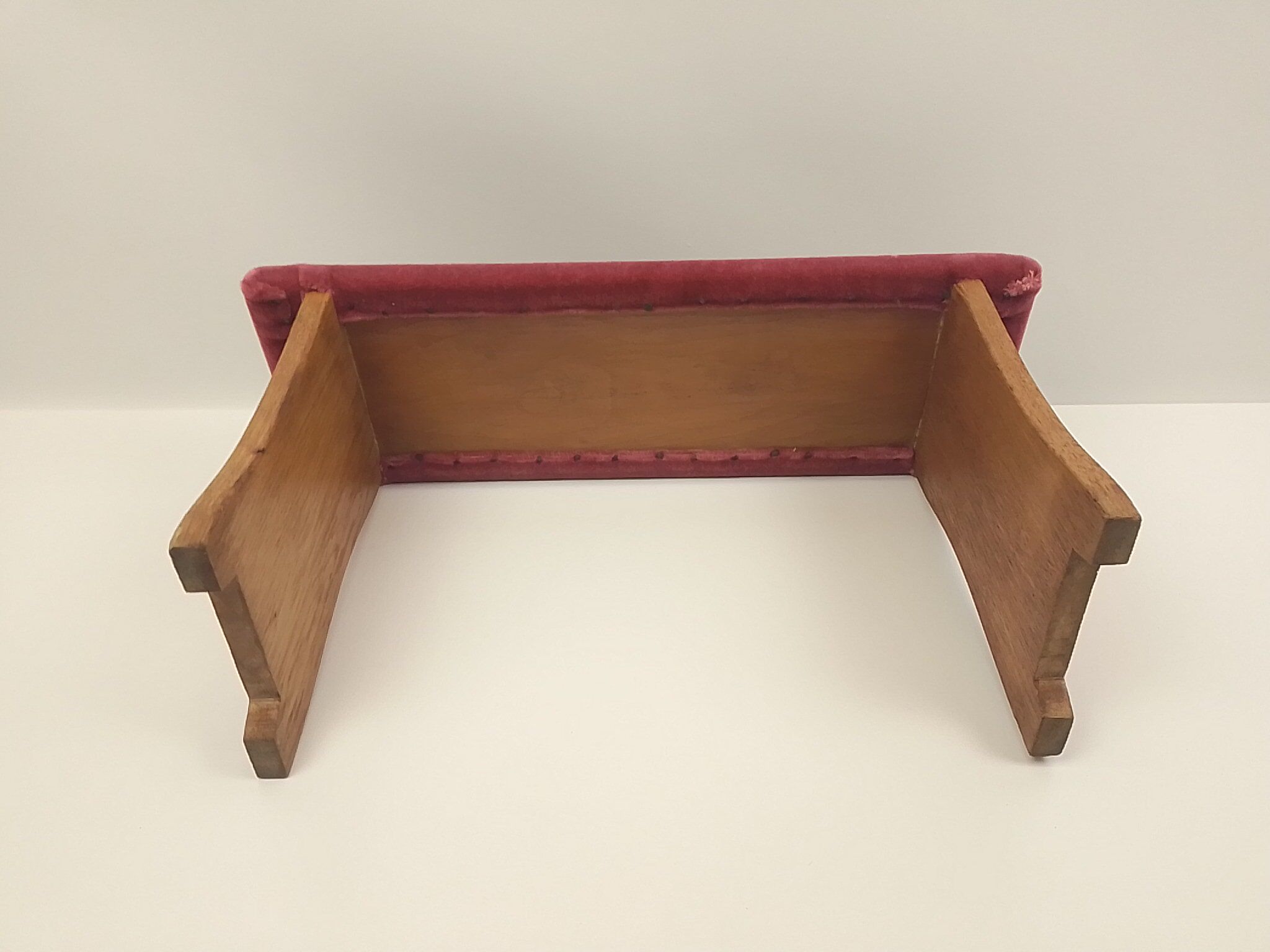 Footrests in wood and pink velvet