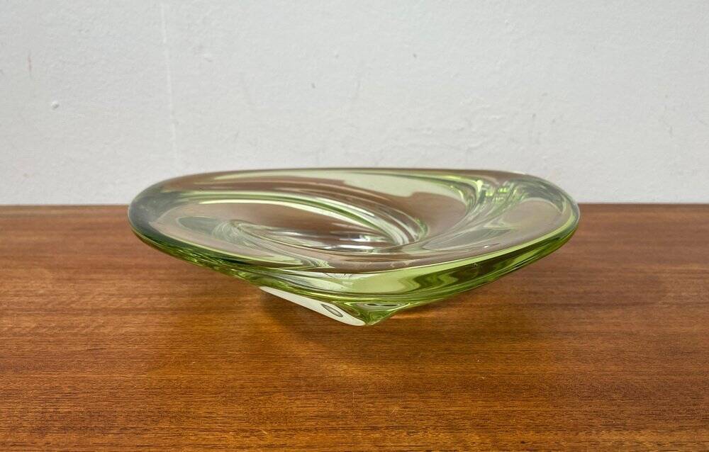 Mid-century modern crystal fruit bowl by Rene Delvenne for Val Saint Lambert, Belgium, 1960s.