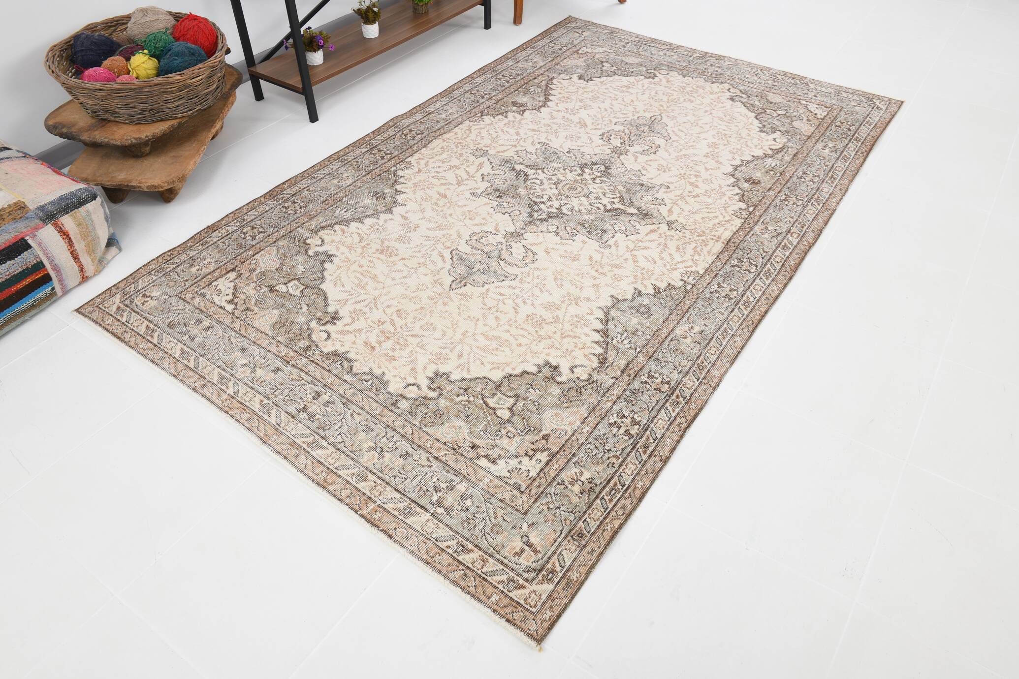 5x9 Classic Brown & Beige Vintage Rug, 163x267Cm
