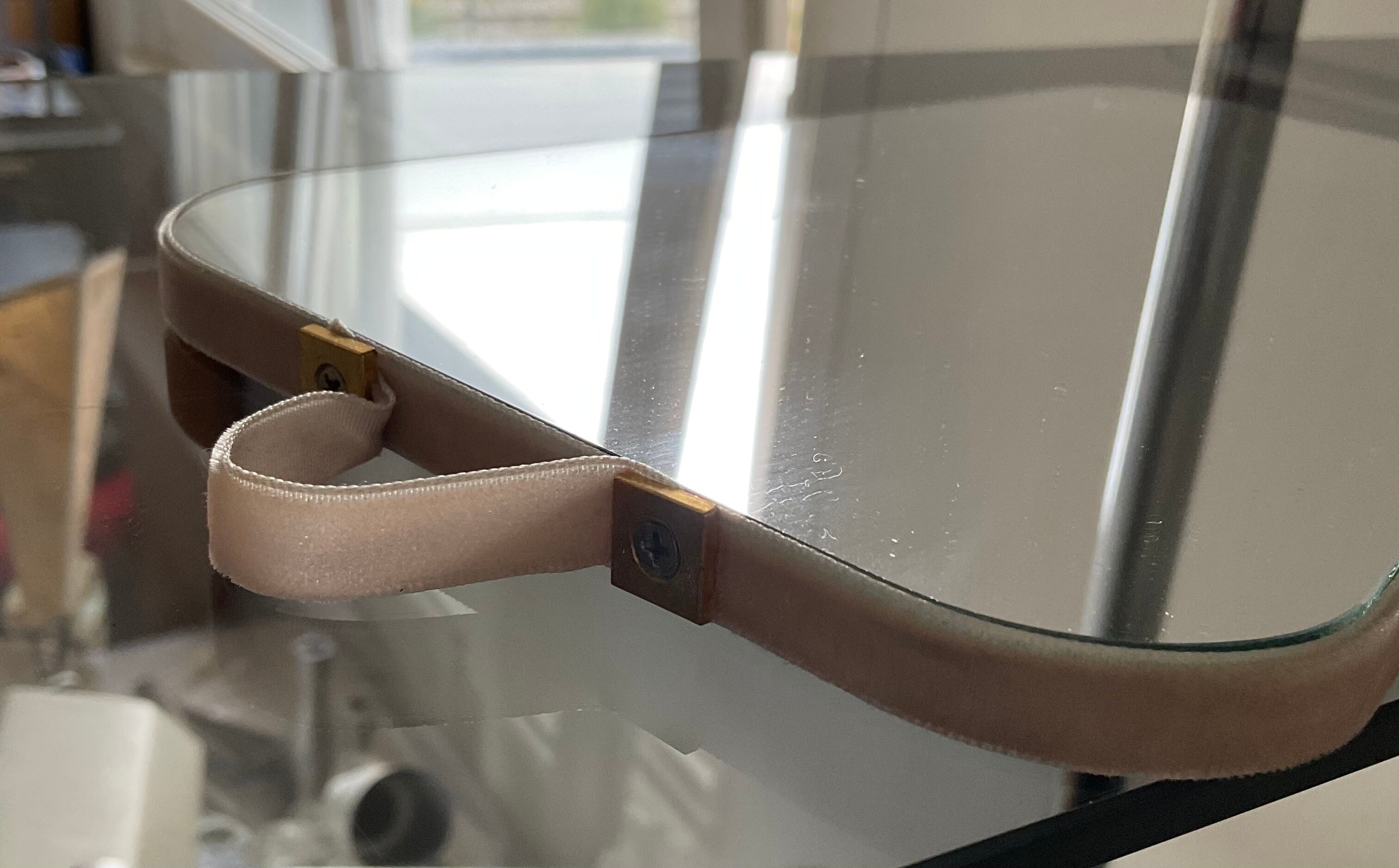 Asymmetrical free-form miniaturę mirror from the 60s-70s