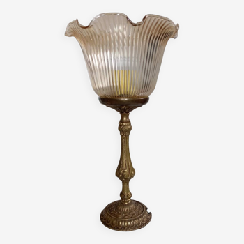Lampe de table pied laiton, globe transparent rainuré, vintage