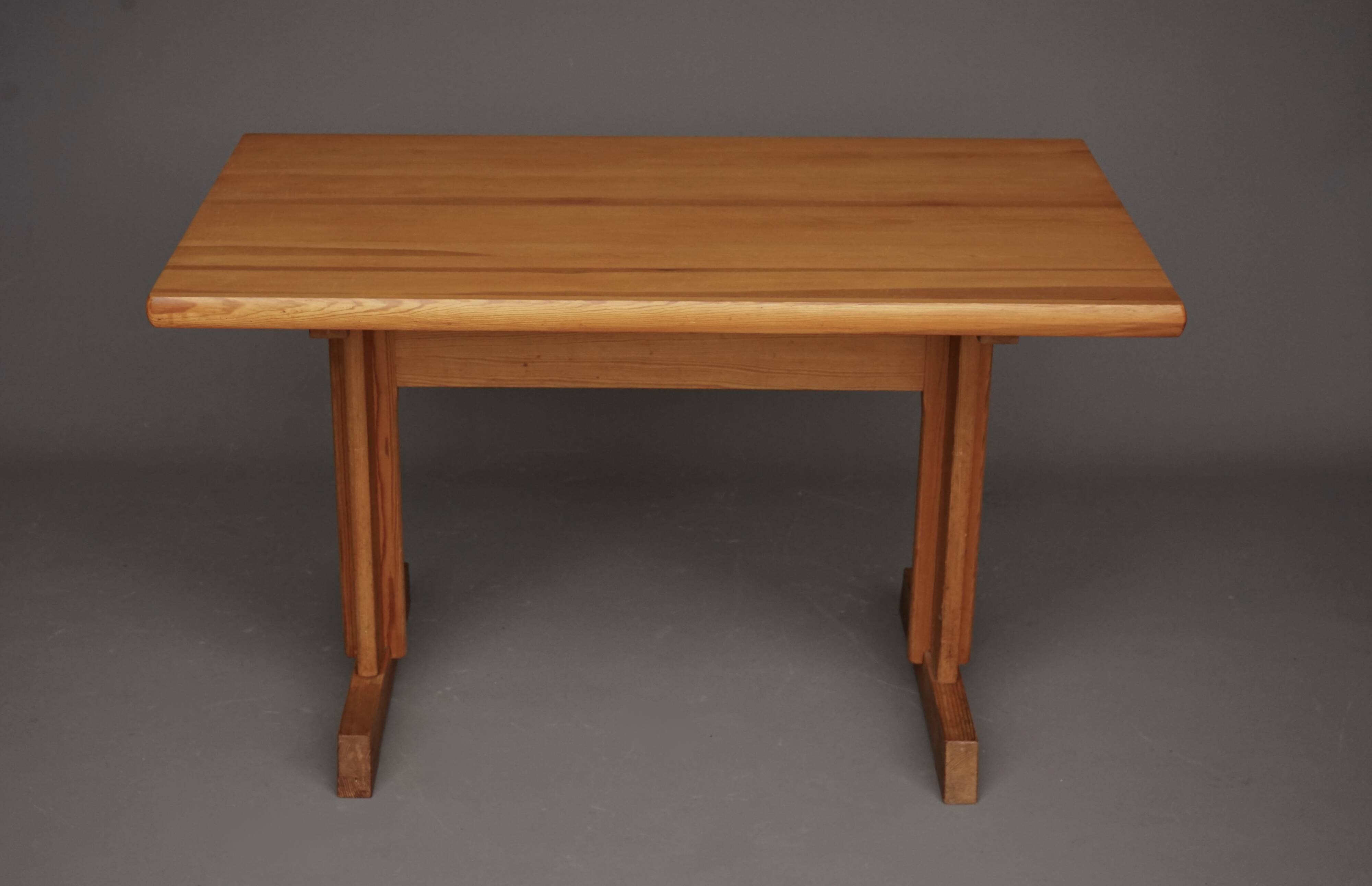 Table de cuisine en pin massif, années 1970