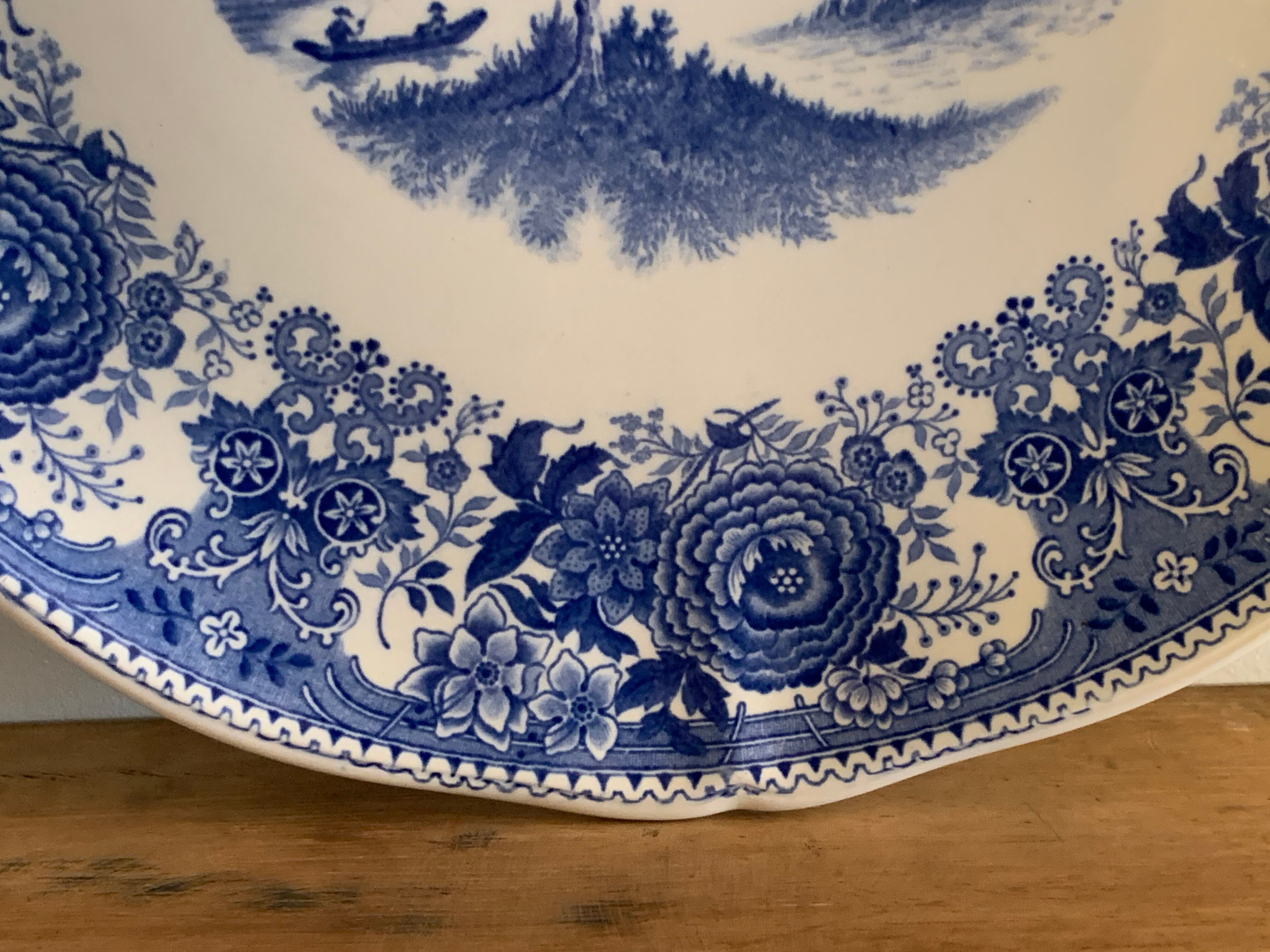 Service or dessert dish Villeroy and Boch model Burgenland