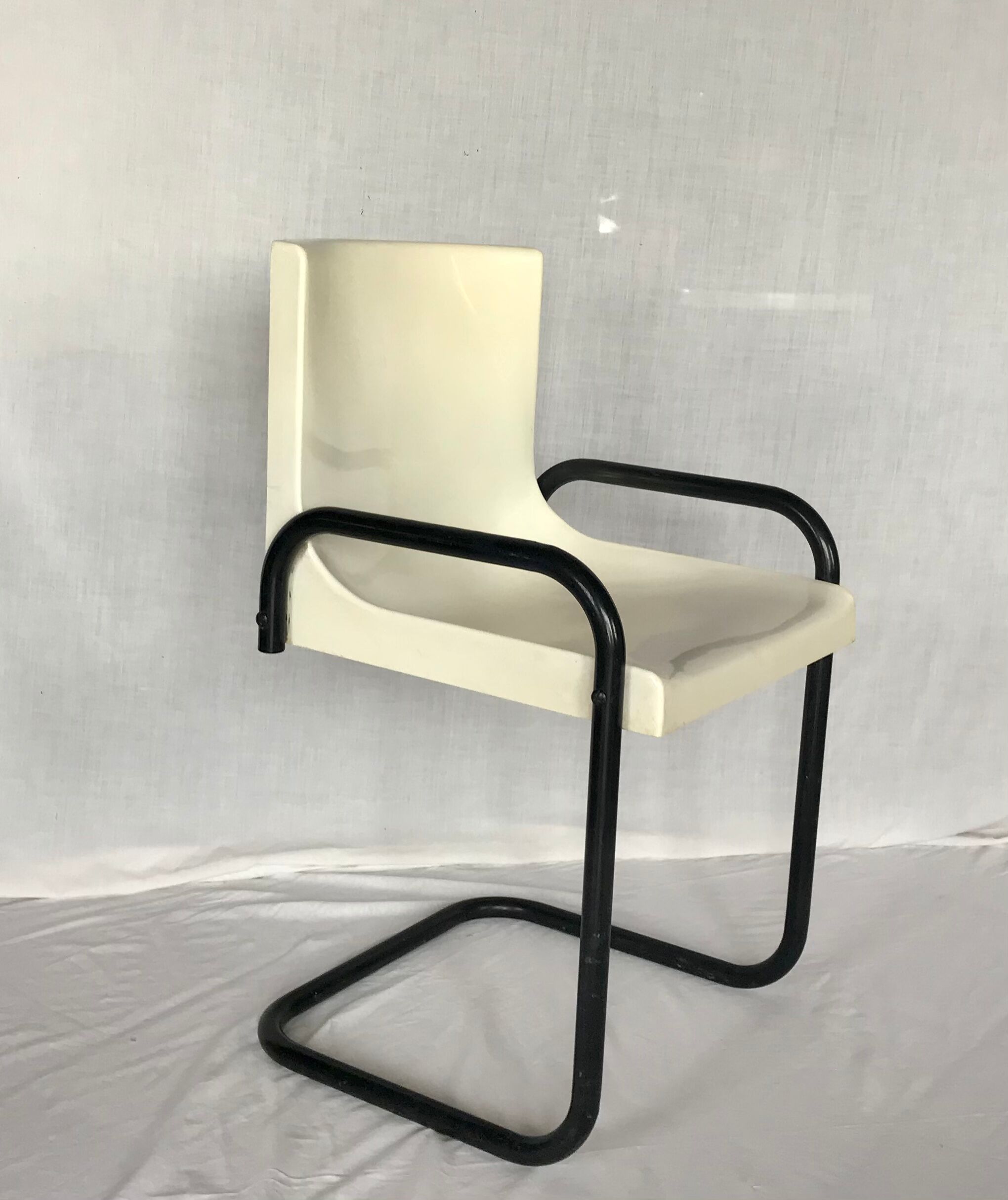 Monocoque chair Meubles Gautier 1970