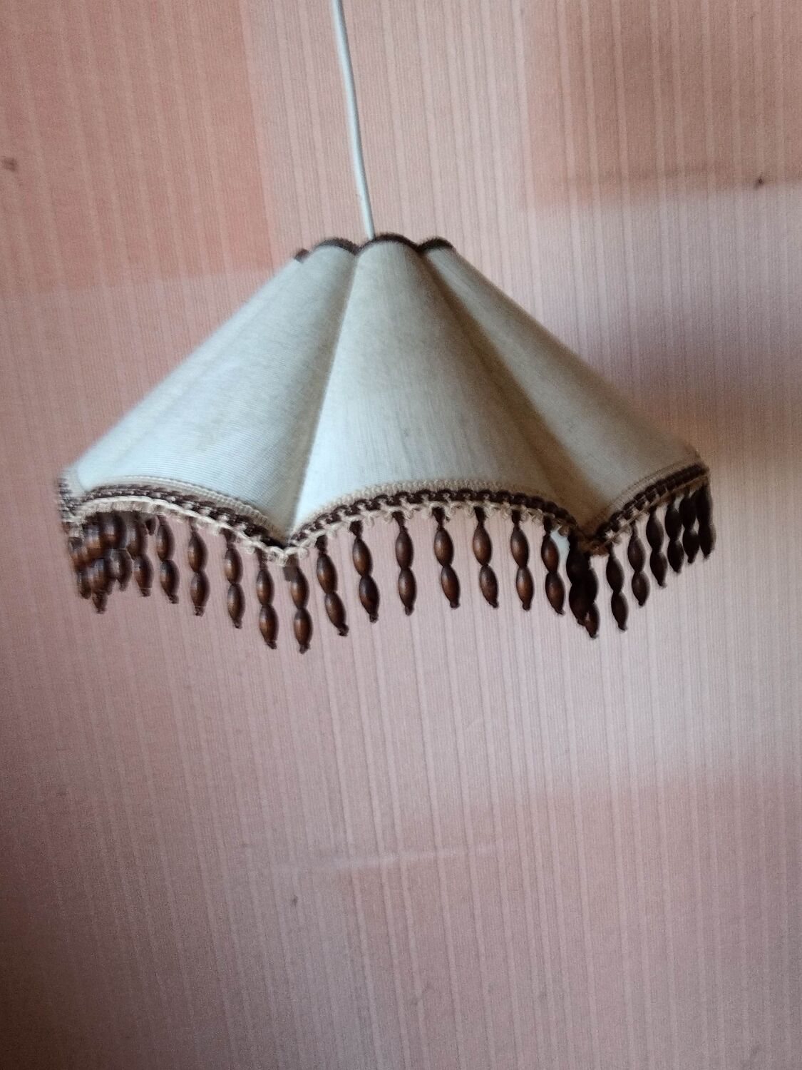 Suspension tissu perle bois