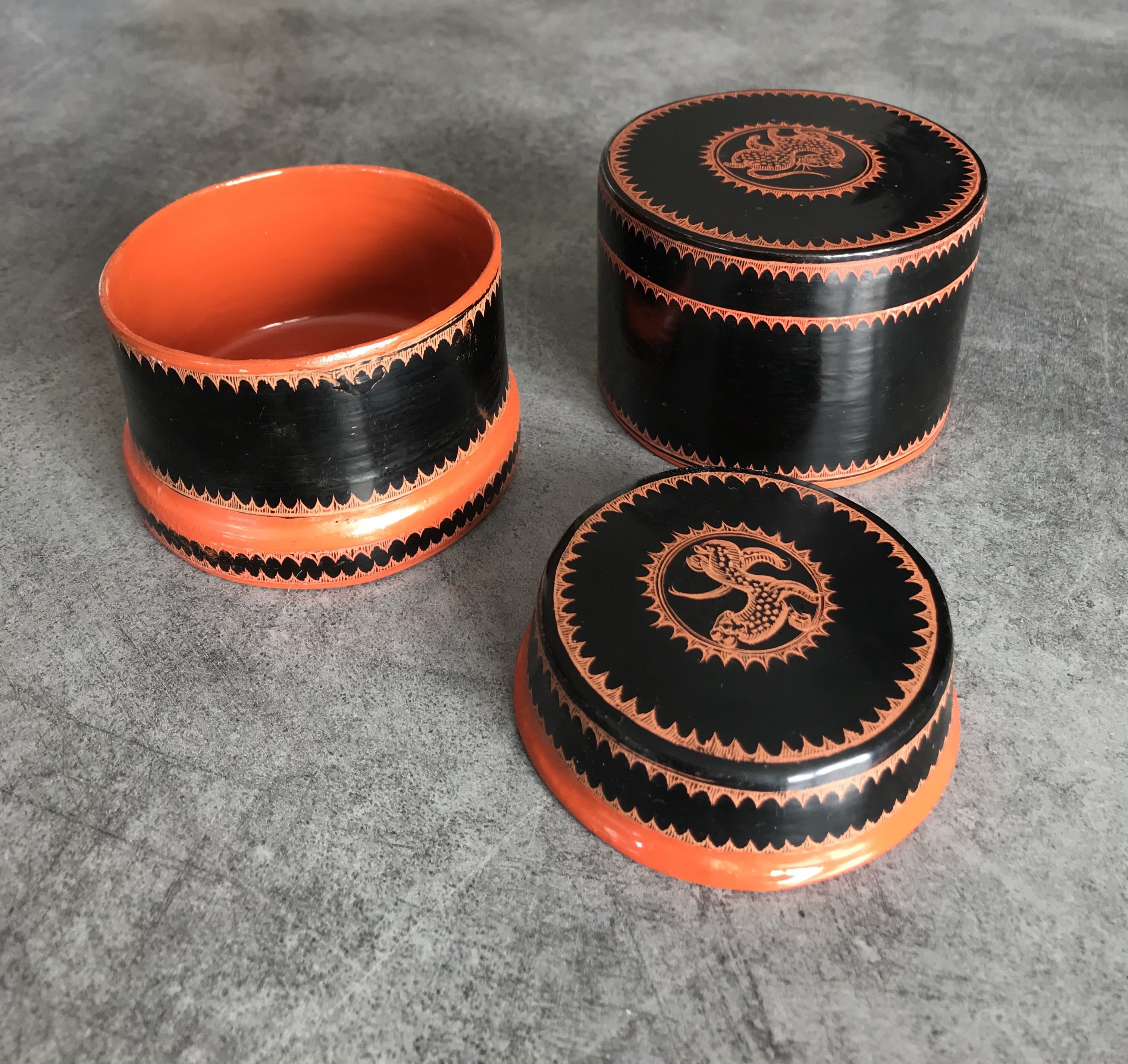 Asia decor animal paint decor of animal paint orange/black indoor laqué