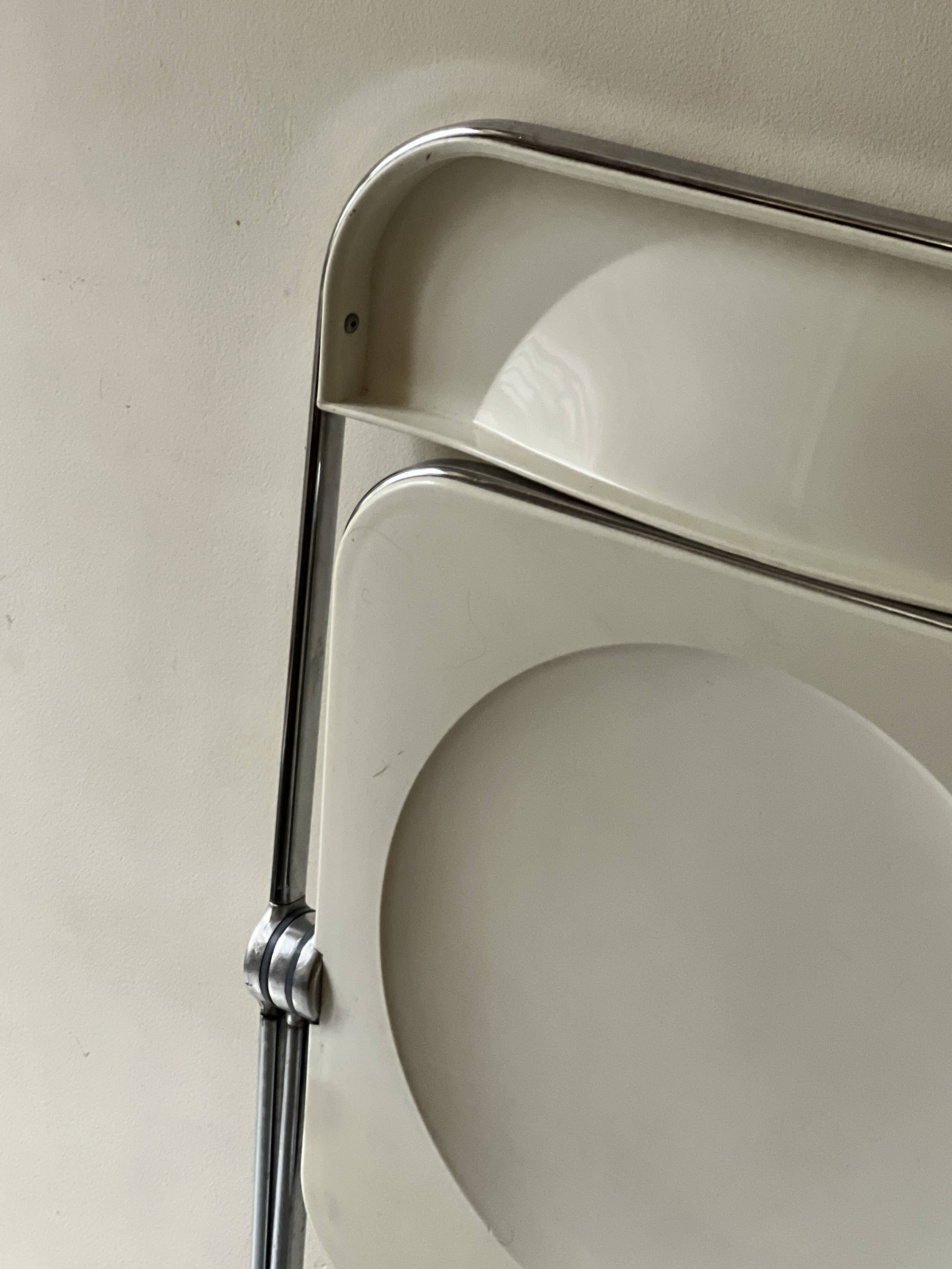 Folding chair Plia by Giancarlo Piretti, Castelli edition, 1970.