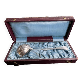 Christofle Lotus model sprinkling spoon in box – Art Nouveau