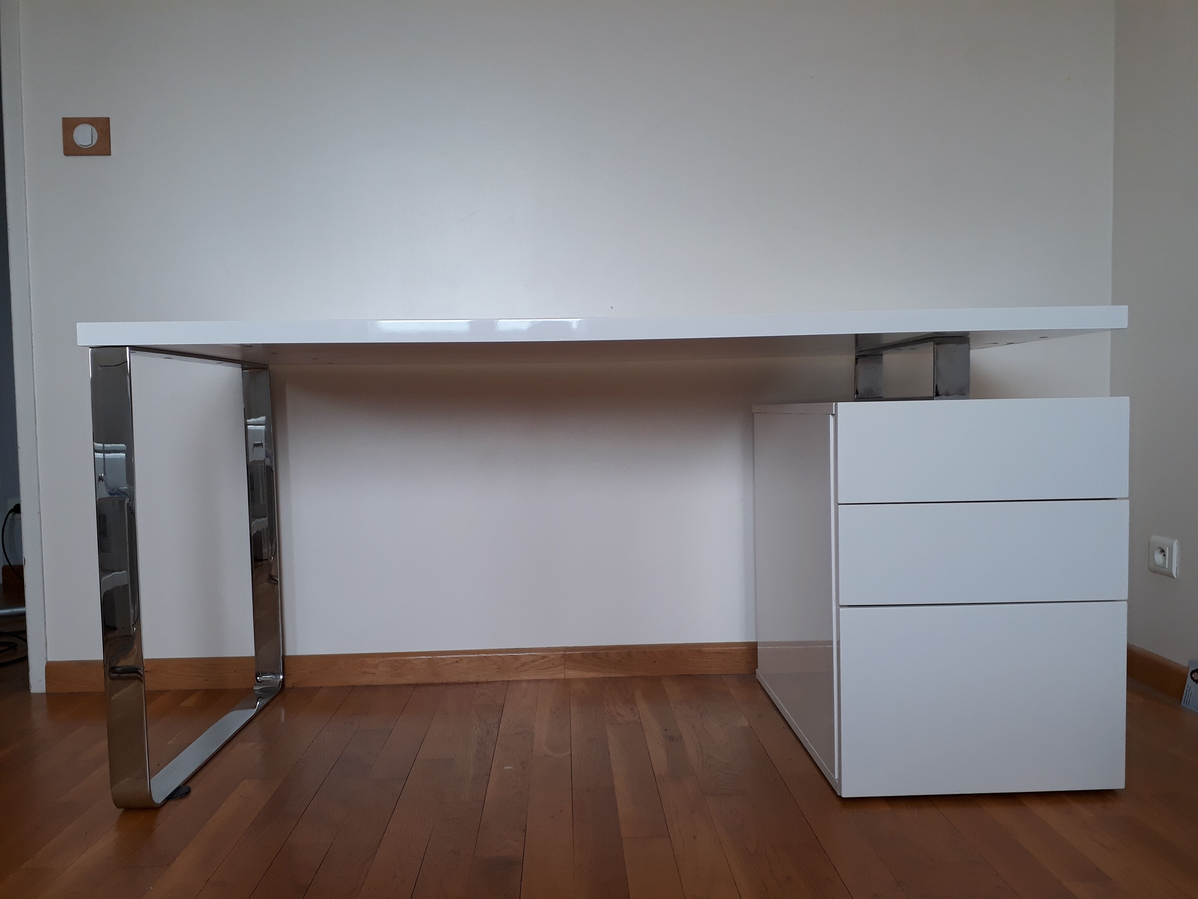 Bureau design laqué blanc