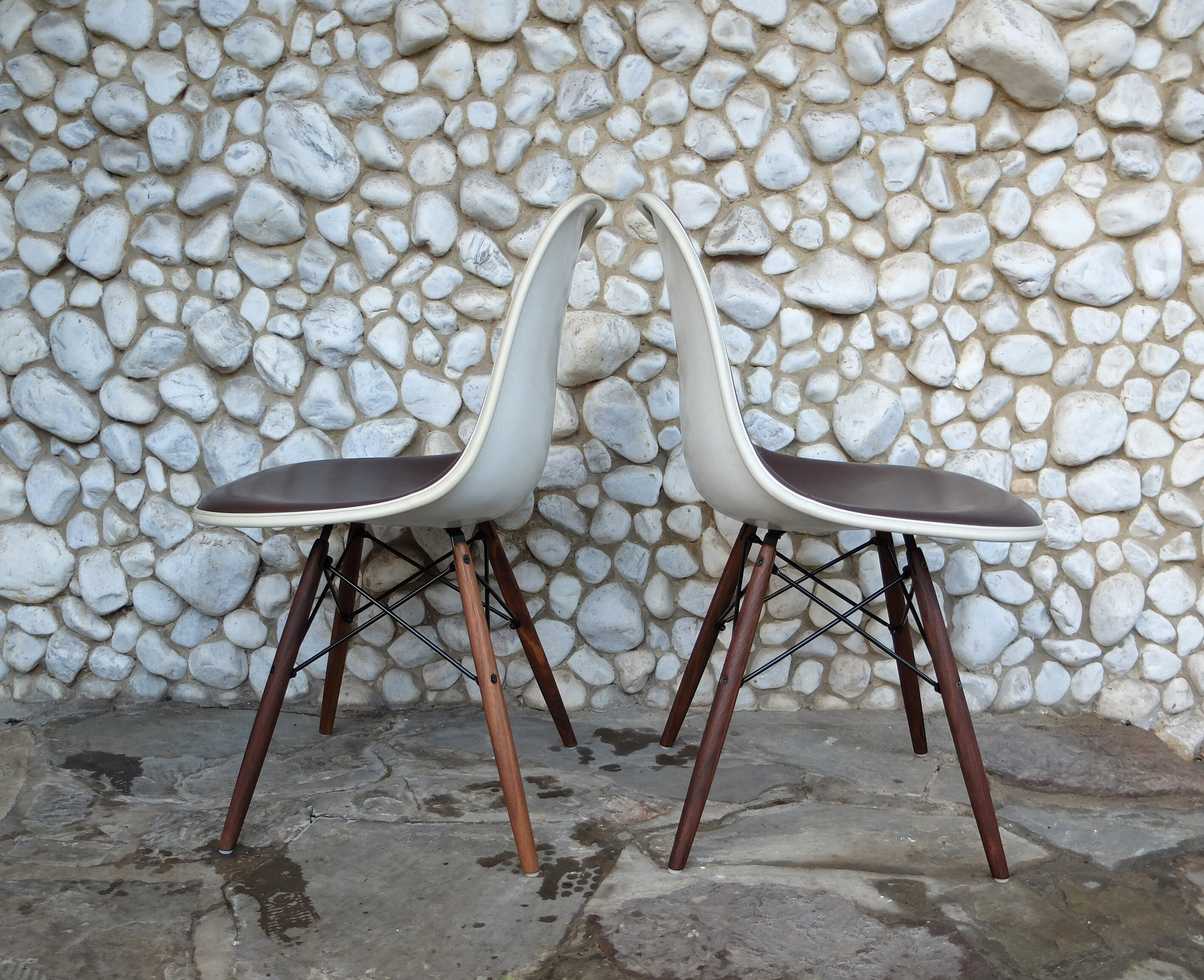 Pair of Ray and Charles Eames chairs on Dowel Bases, Herman Miller USA