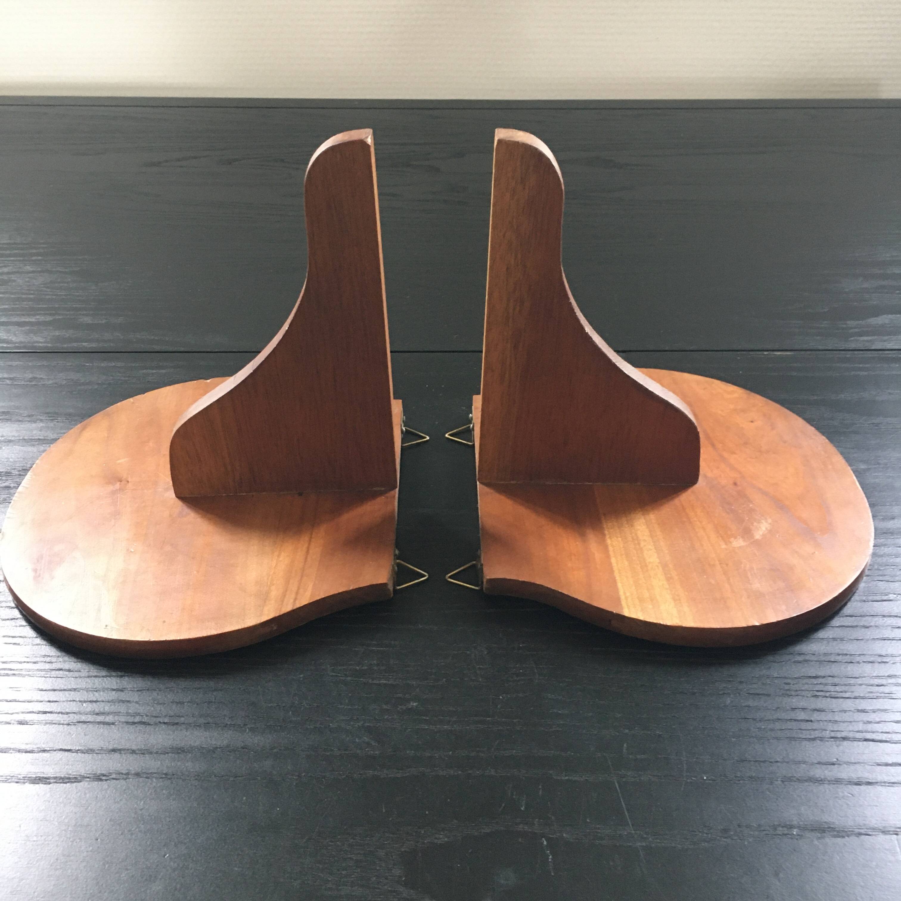 Paire de consoles murales en bois