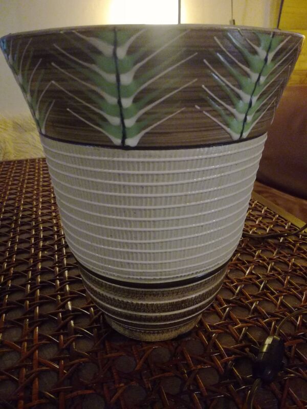 Lampe à poser en céramique signée