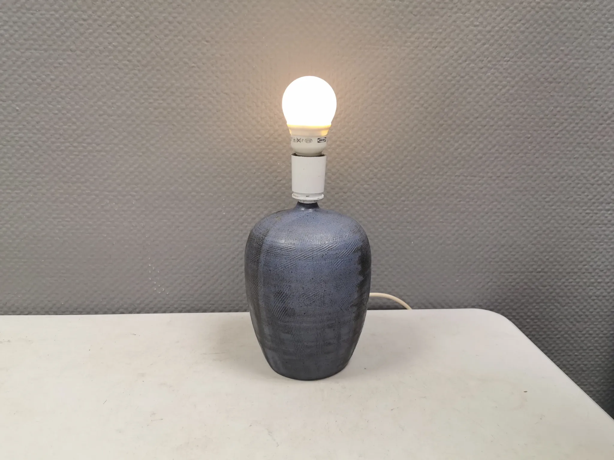 Ceramic table lamp