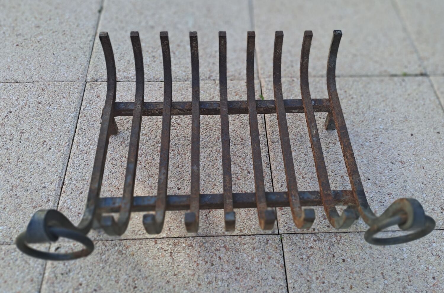 Cast iron log holder