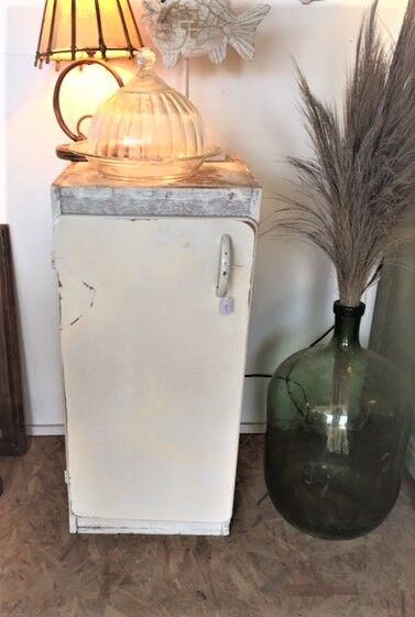 Furniture confectioner-style