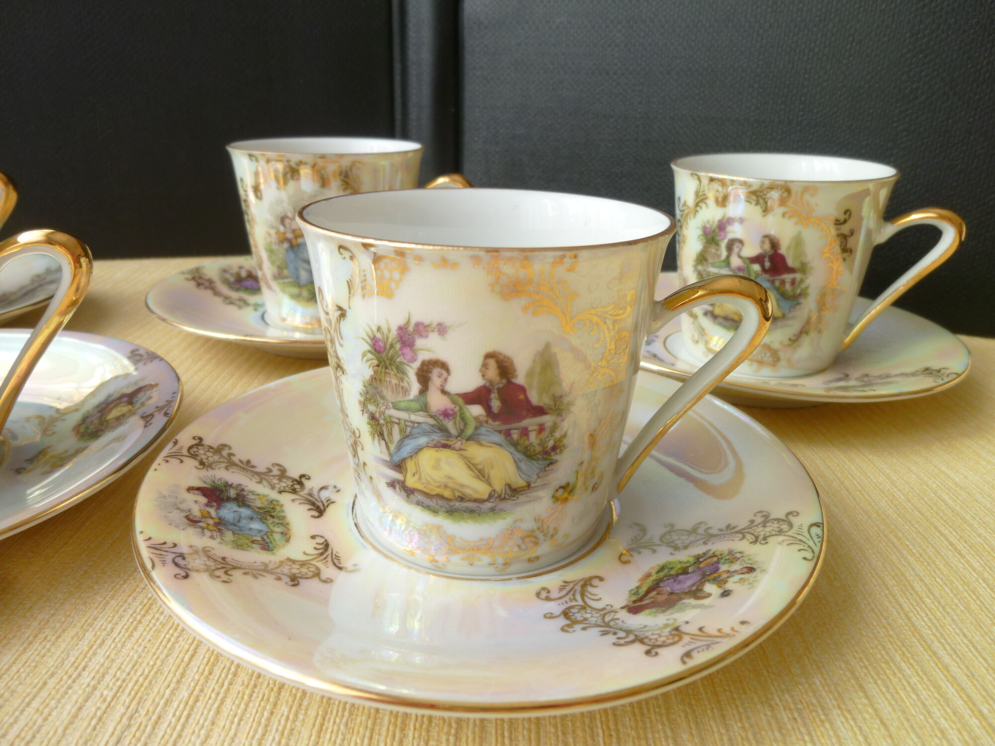 Set of 5 coffee cups in Limoges porcelain