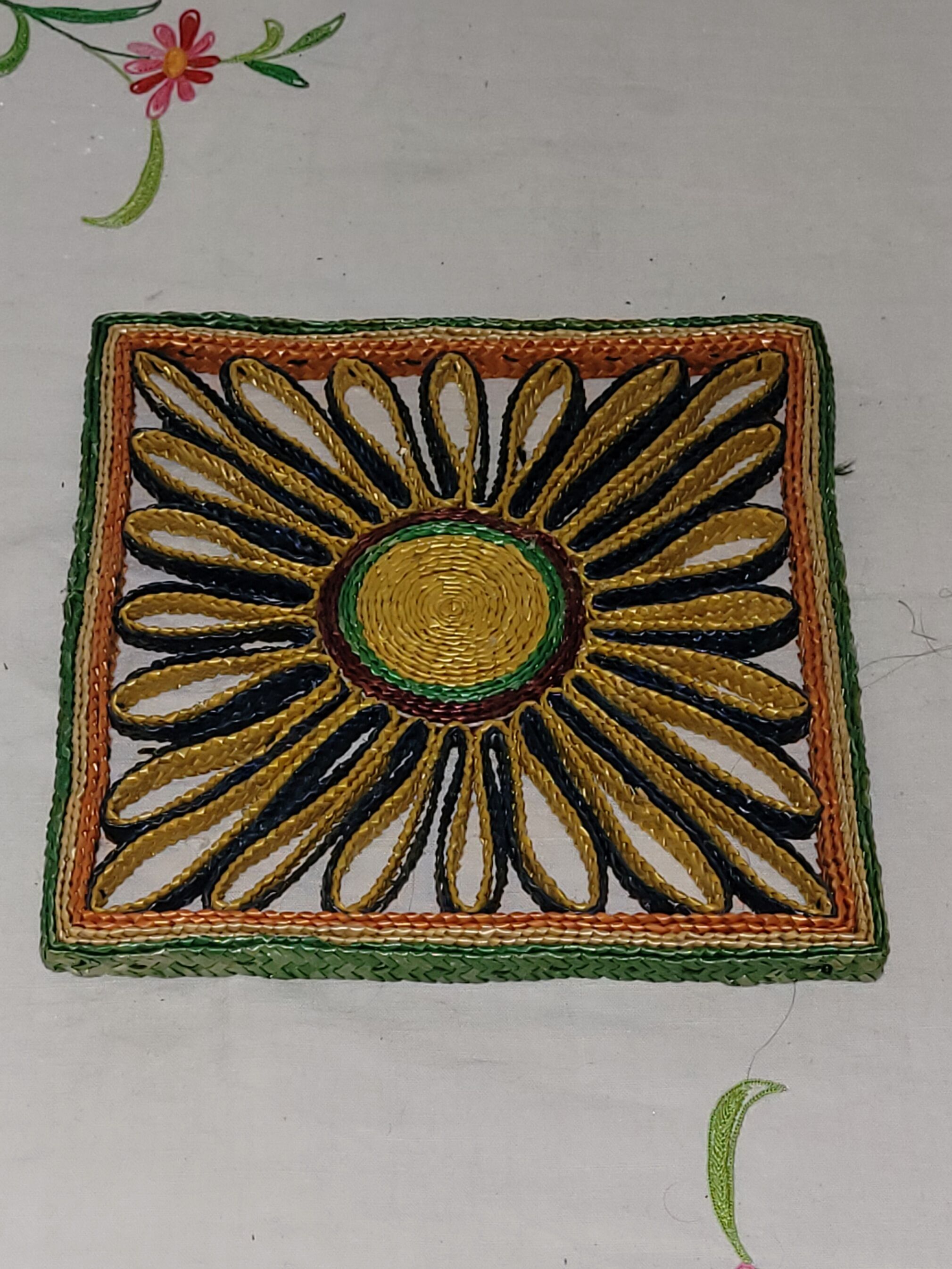 Straw square trivia - vintage