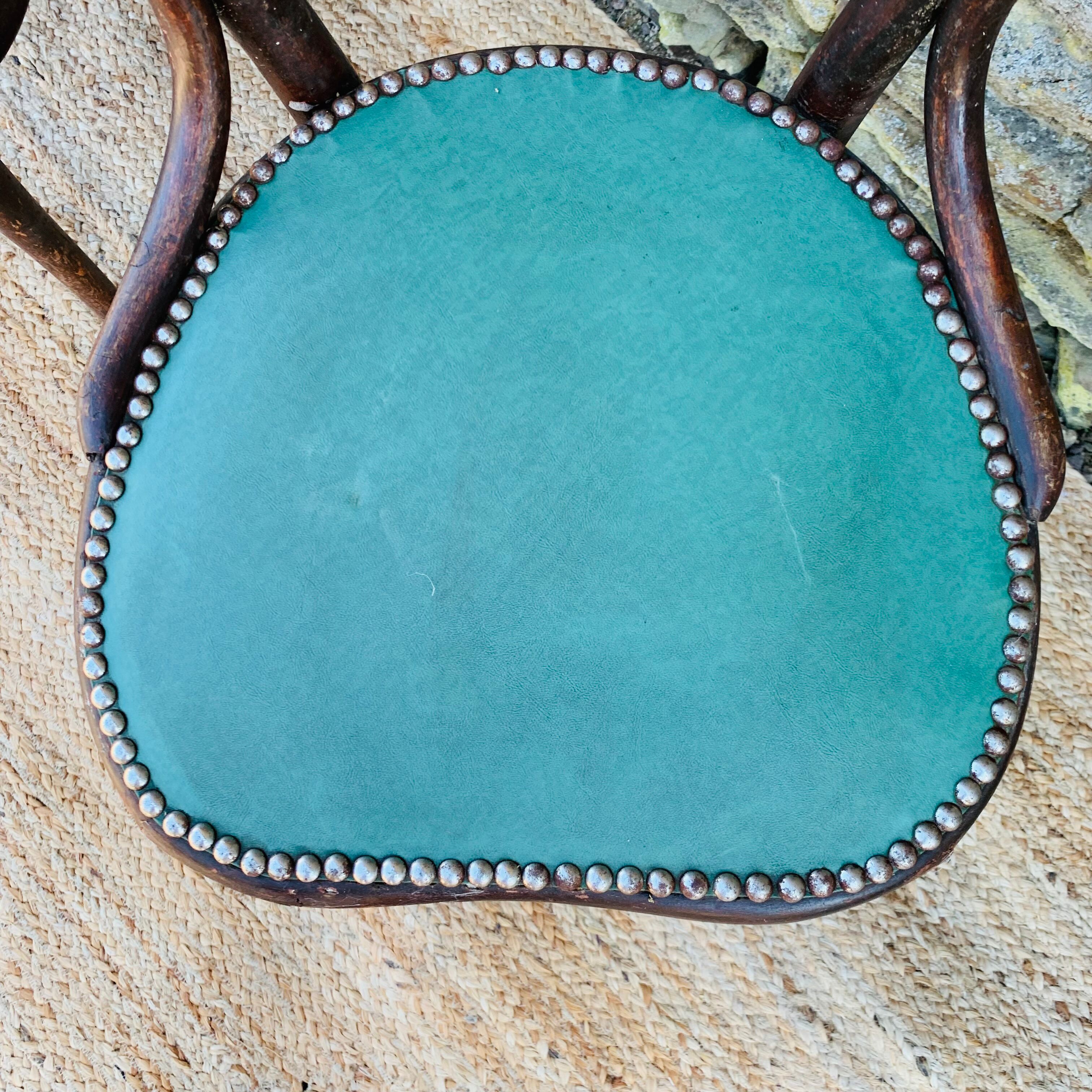 Pair of chairs Thonet n°28 model heart late nineteenth