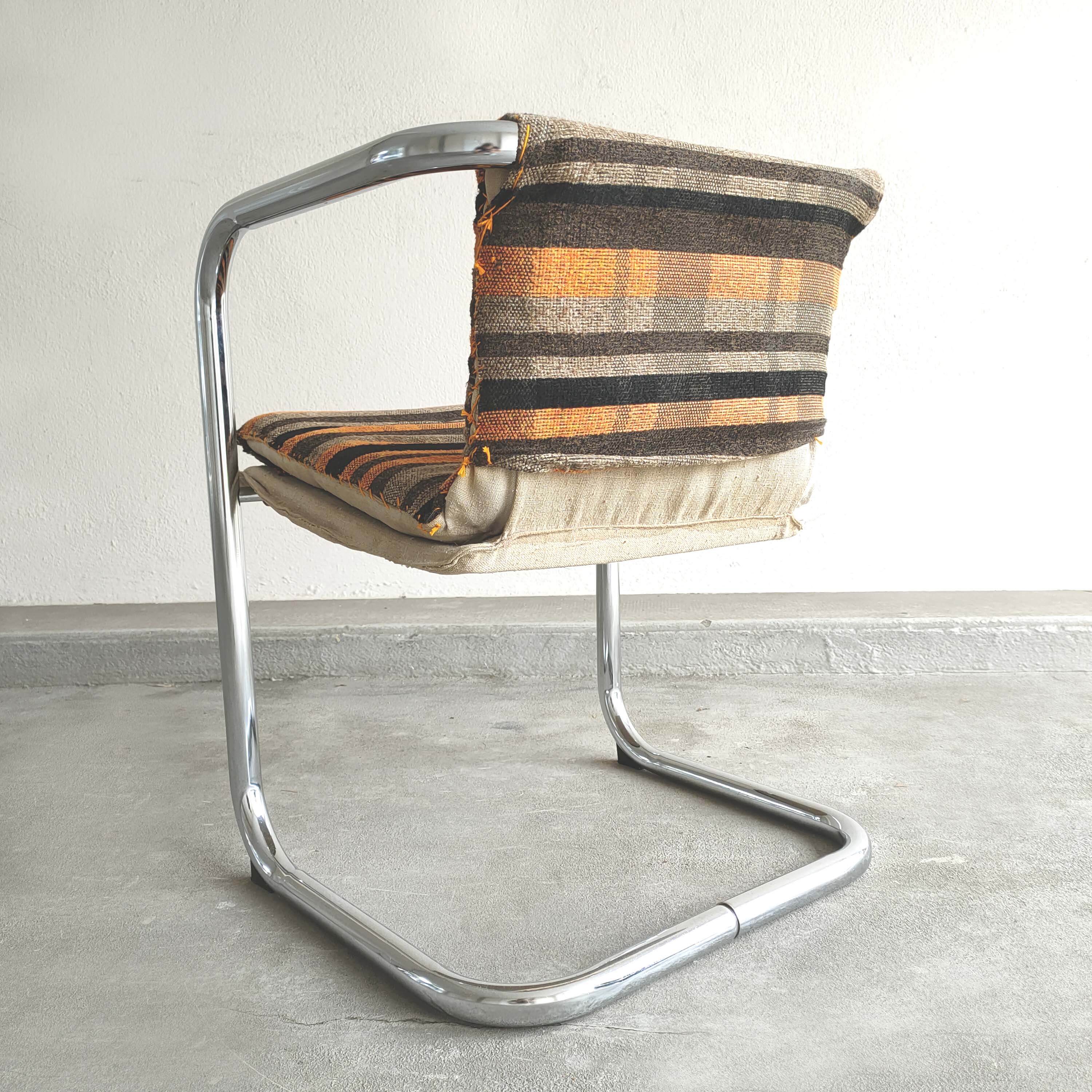 Cantilever armchair 70s