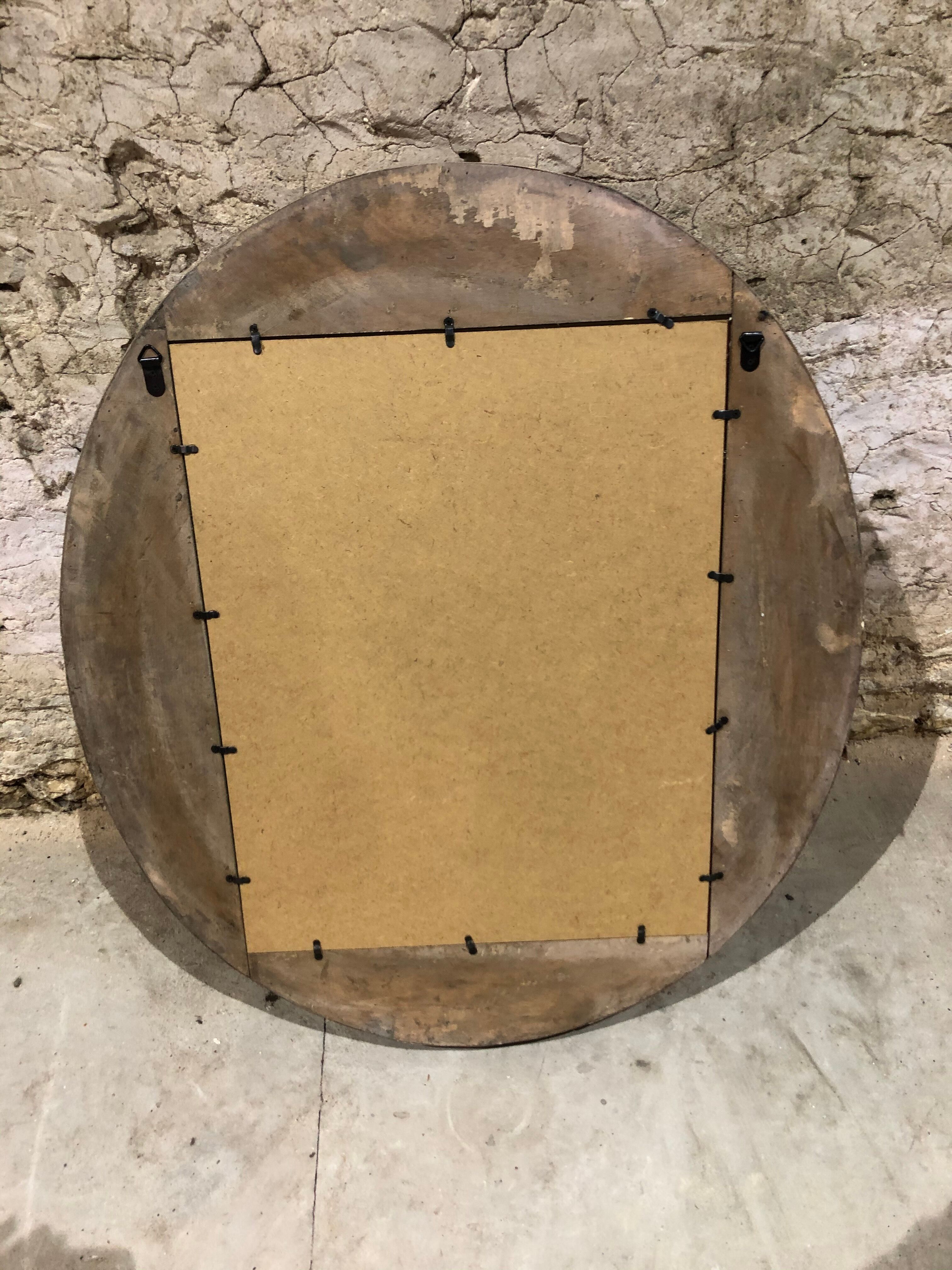 Oval mirror in old wood 71x80cm