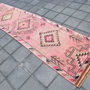 Tapis Couloir Rose à Médaillons, Tapis Turc Vintage, 86x364 Cm