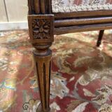 Paire de fauteuils à la reine de style Louis XVI