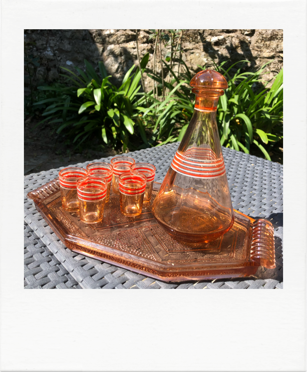 Pink Art Deco liquor service