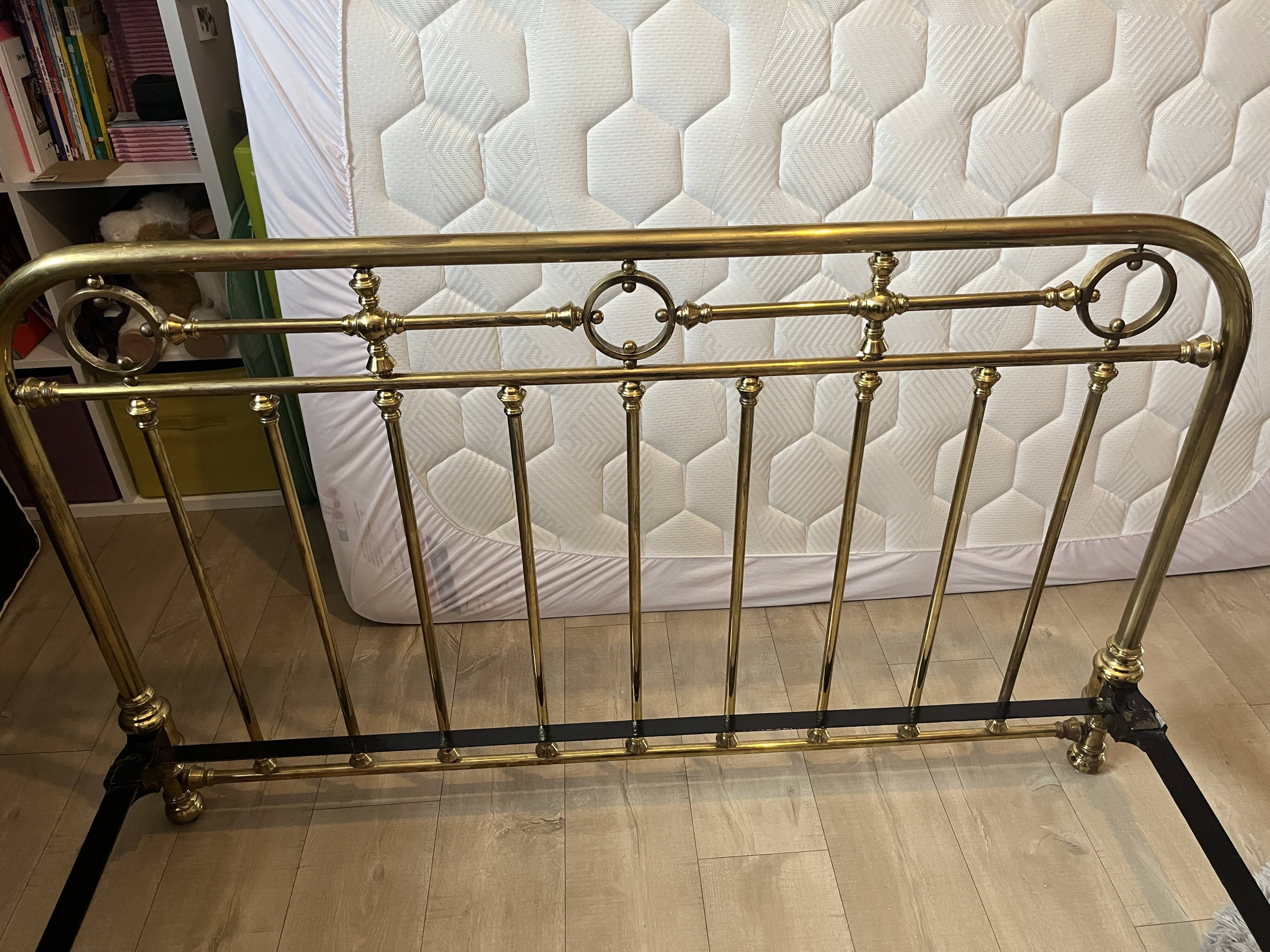 Cadre de lit en laiton